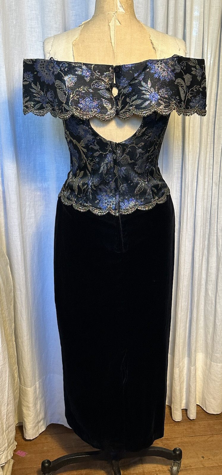 Vintage Scott McClintock Womens Blk velvet /Gold Brocade event Dress Sz S-M used