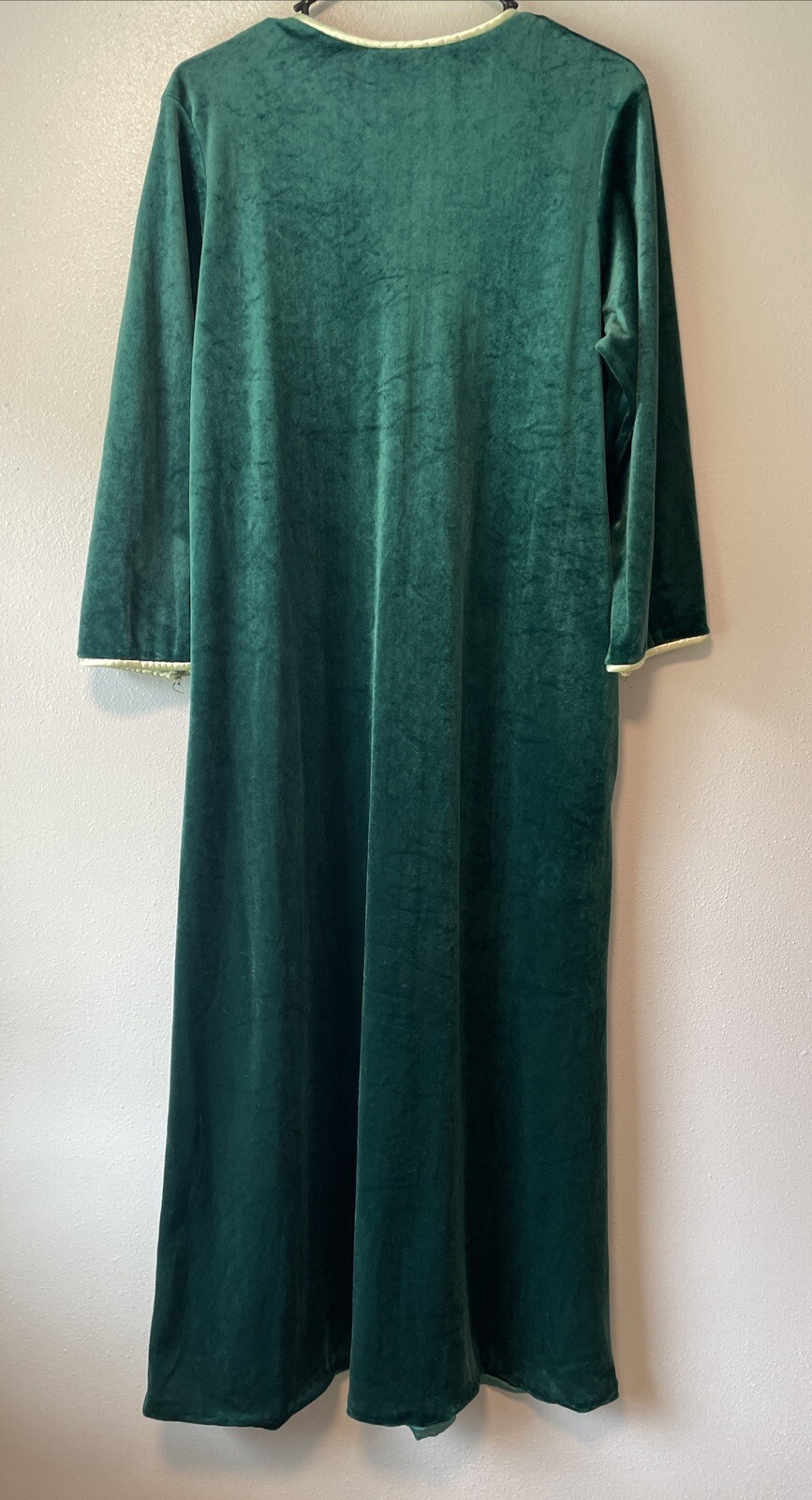 VTG Plaza 9 Size Large Velour Robe Long Nightgown Green With Gold Accents