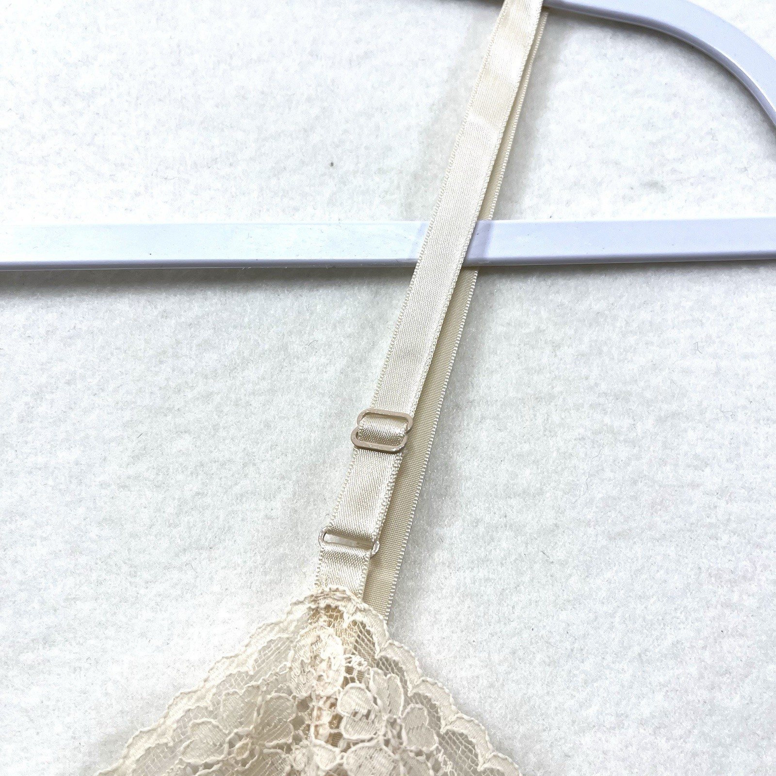 Vtg Vanity Fair Stretchy Slip Dress Lace Trim Fairy Wedding Lingerie 32 L Cream