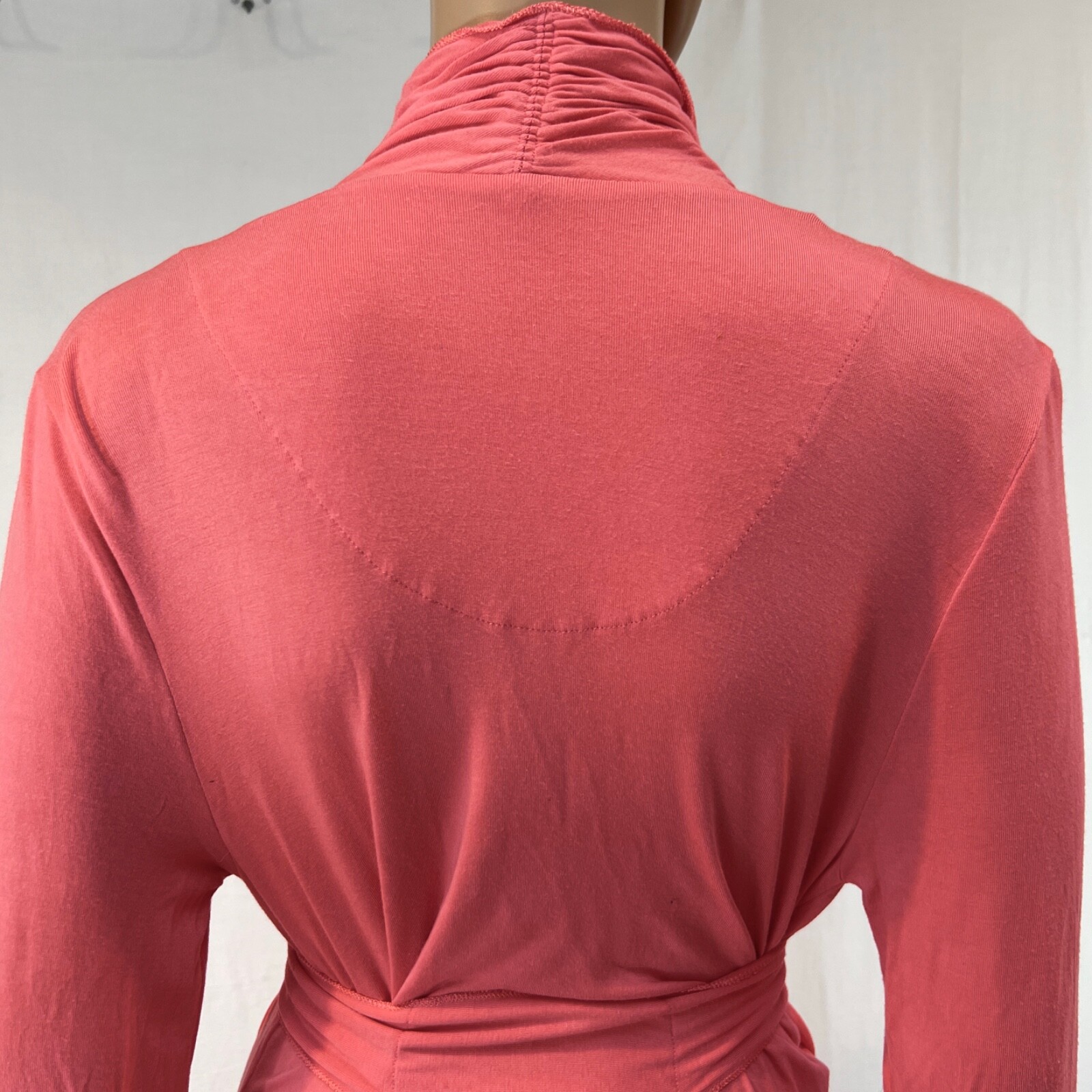 Arabella women’s Robe. Sz S. Rayon Spandex. Coral color. Long sleeves