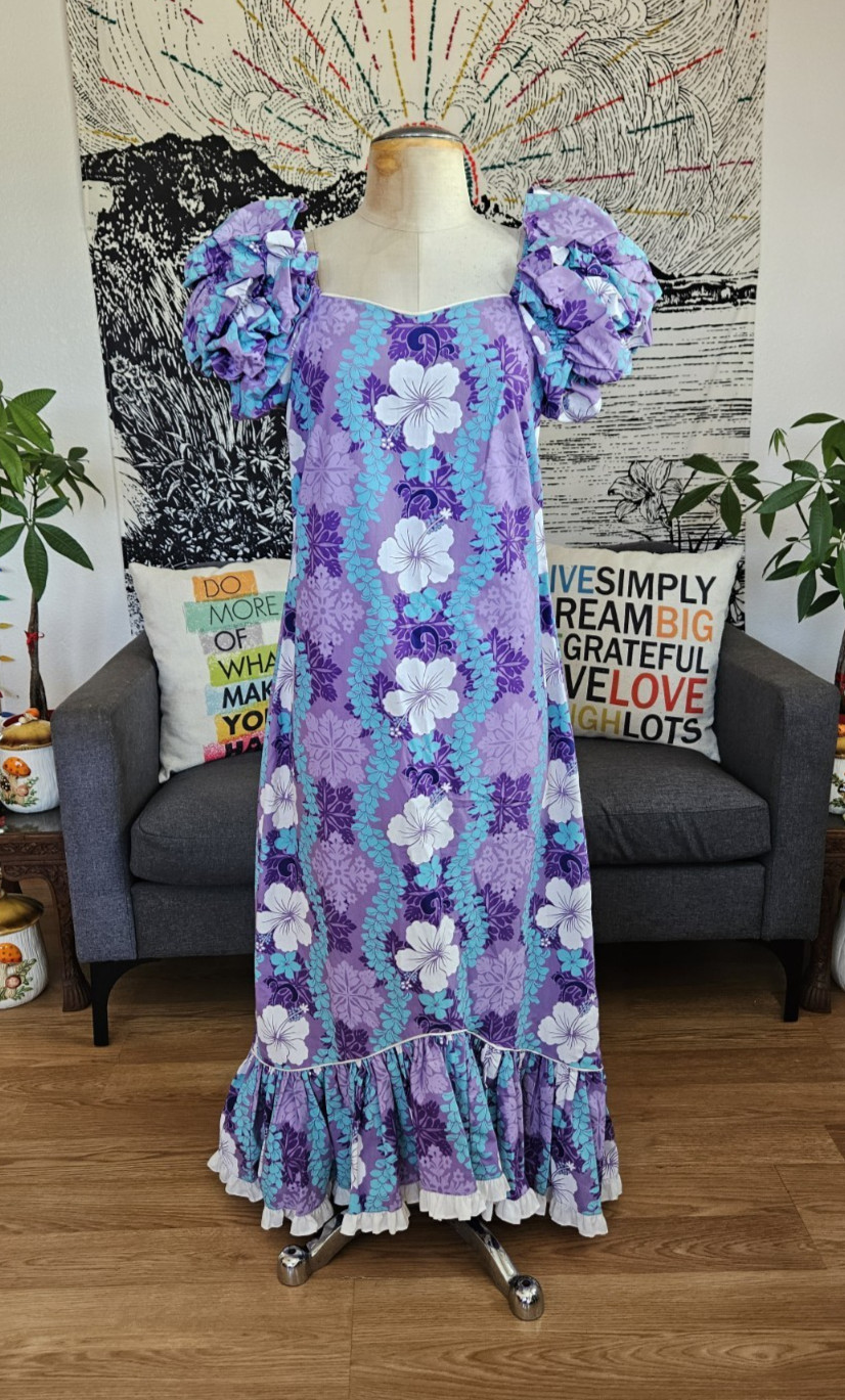 Vintage T & L Muumuu Factory Hawaiian Floral Hibiscus size 6 small new
