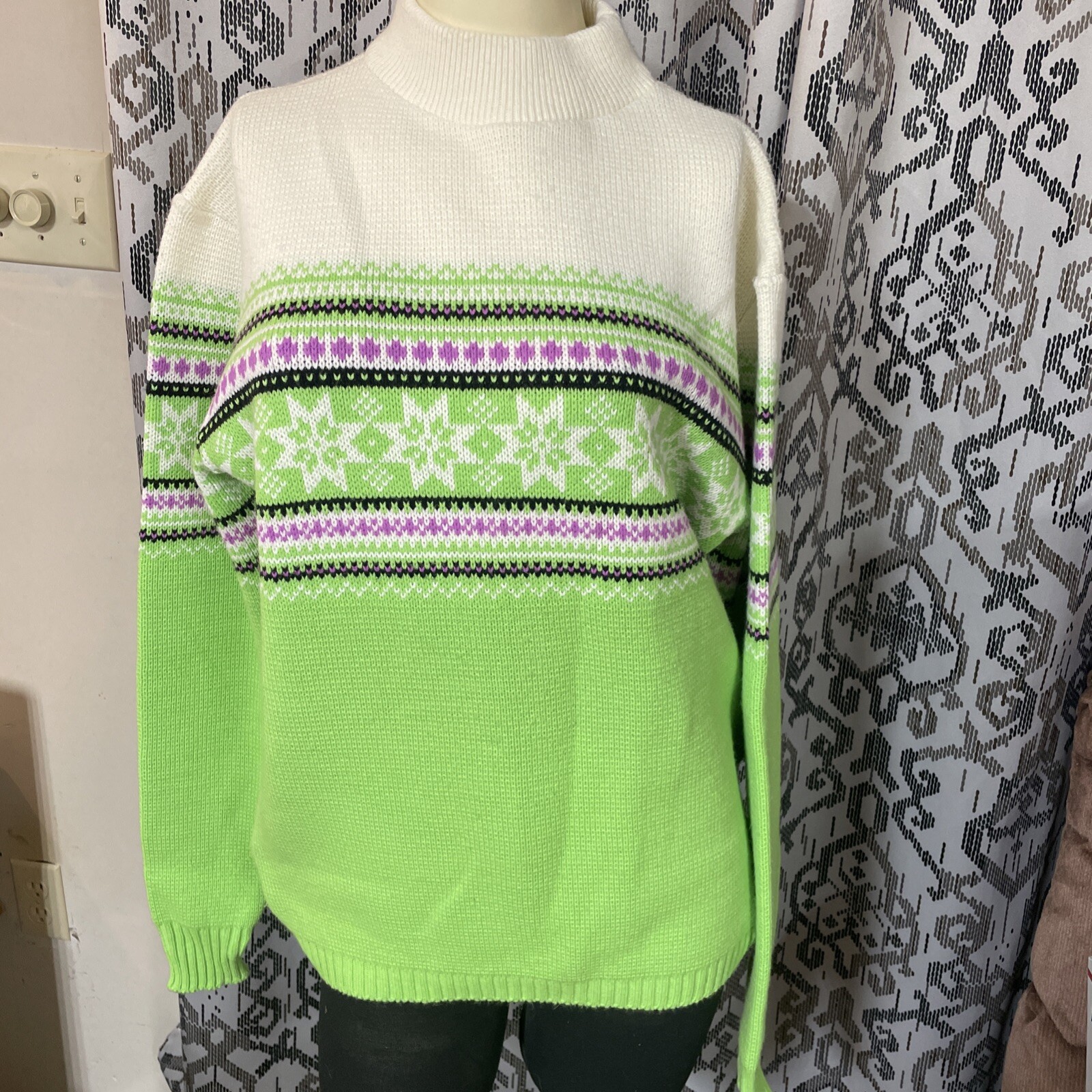 Vintage Arctic Wear Cat Women’s Acrylic Sweater Size Medium Lime Green Snowflake