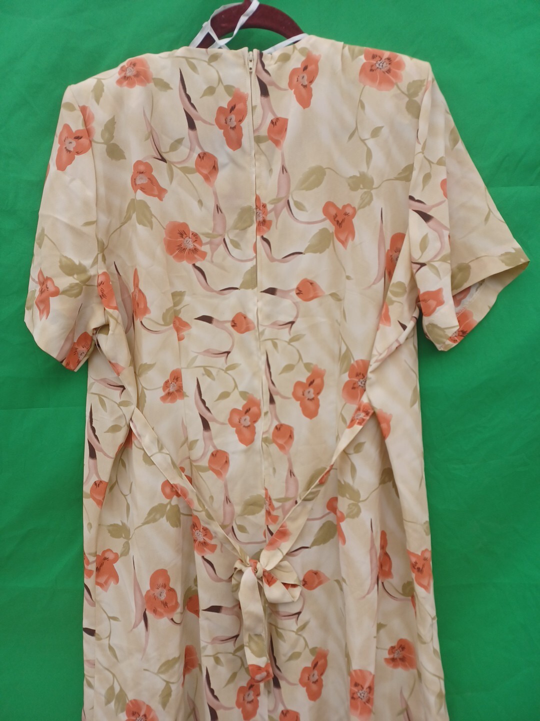 Vintage Lady Darian Dress 18W Cream Red Floral Tie Waist Tea Dress Shoulder Pads