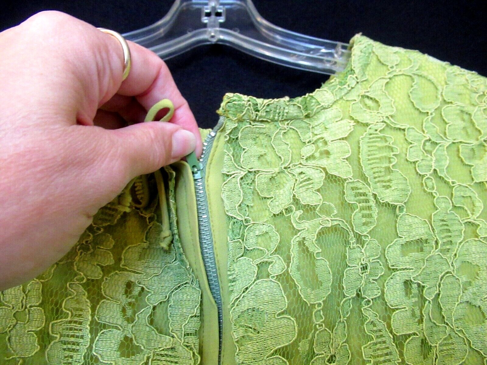 Mary Roberts New York green dress, lace overlay, c. 1960s, 40″ chest