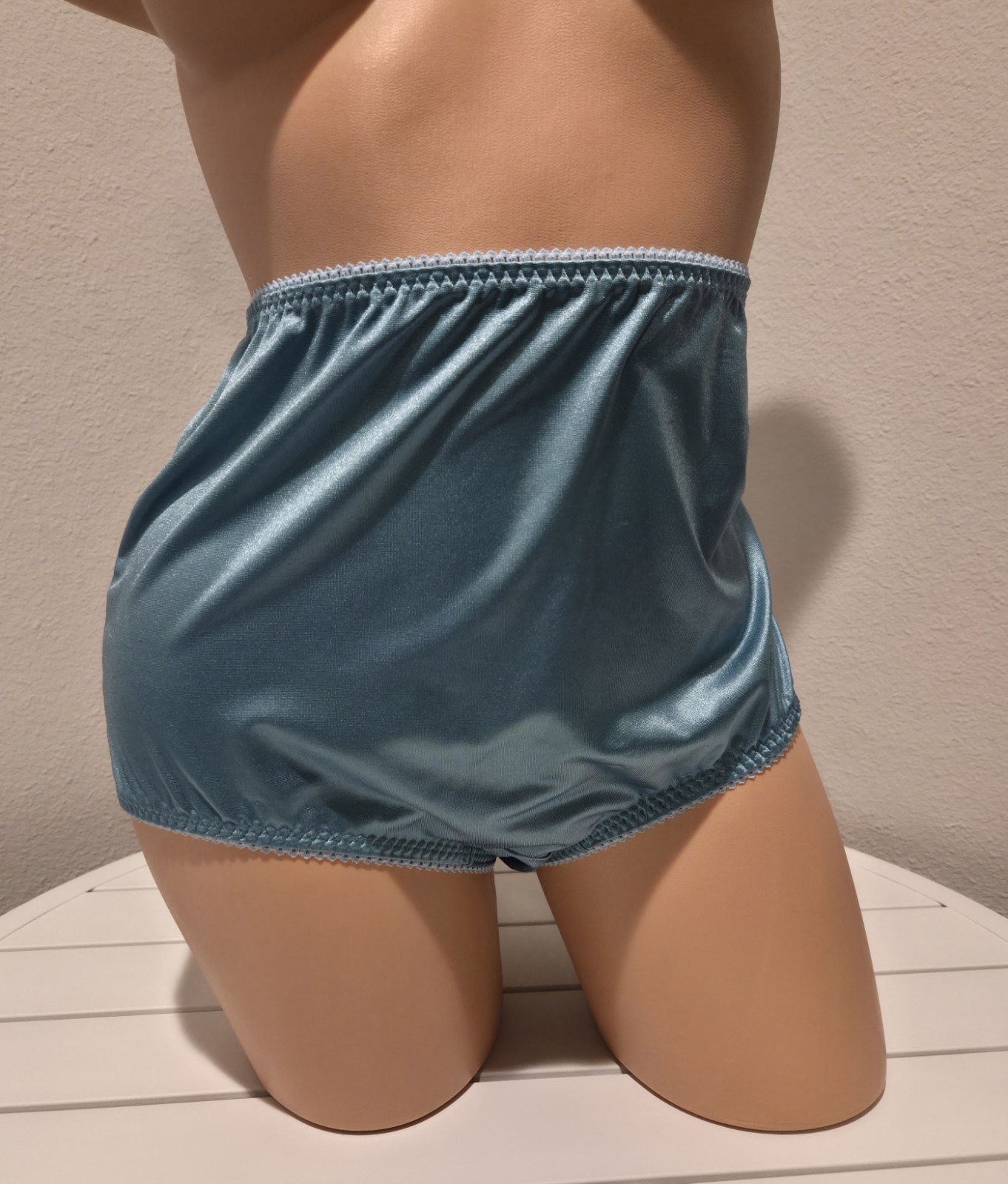 Flawed Vanity Fair Shiny Nylon Full Cut Brief Panty 10/3XL Hypersea Blue 40301