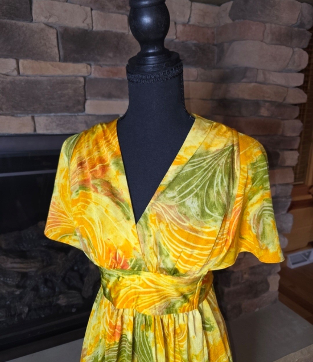 Vtg 70’s Ludy For Ludi’s Waikiki Psychedelic Swirl Flutter Sleeve Maxi Dress…