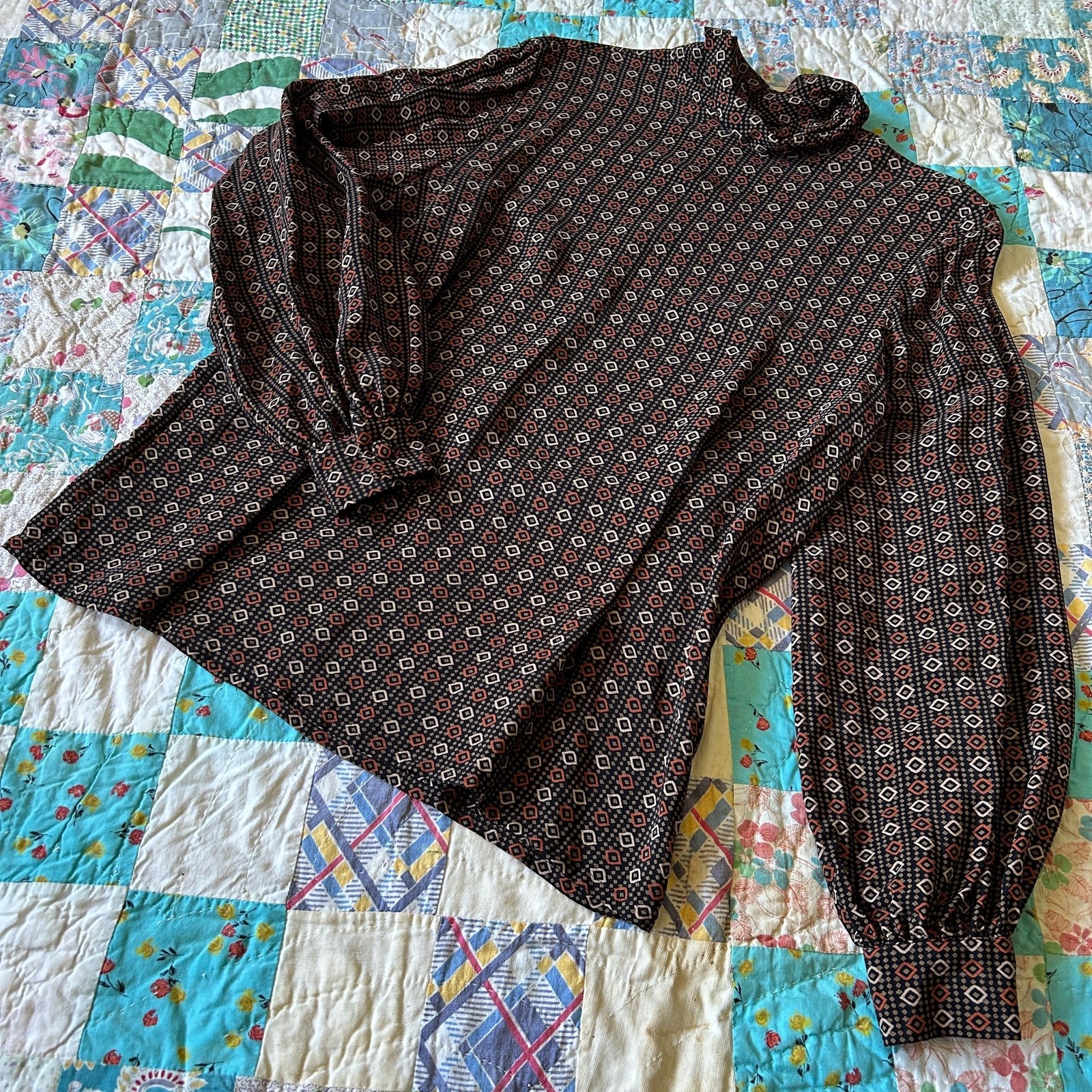 Vintage 70s/80s DONCASTER Geo Print Balloon Sleeve Mockneck Equestrian Blouse M