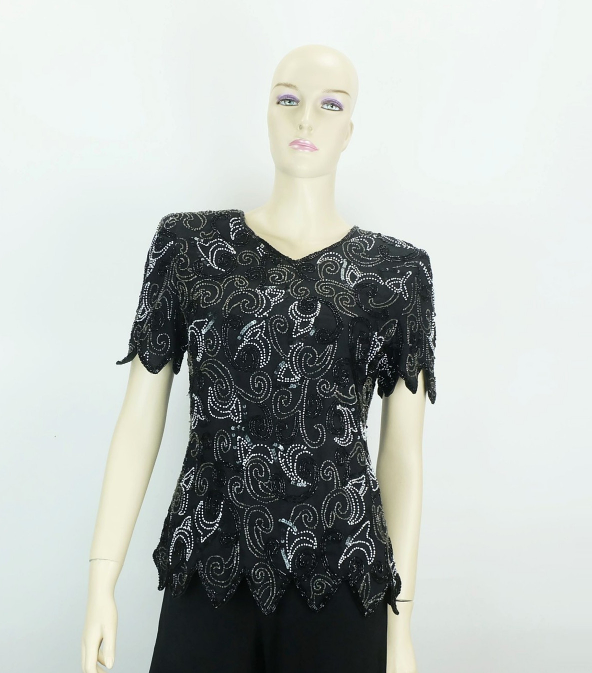 1980s Vintage TOP TOP Top Fashion Exclusive Mehra Munich Silk Embroidered Sz M