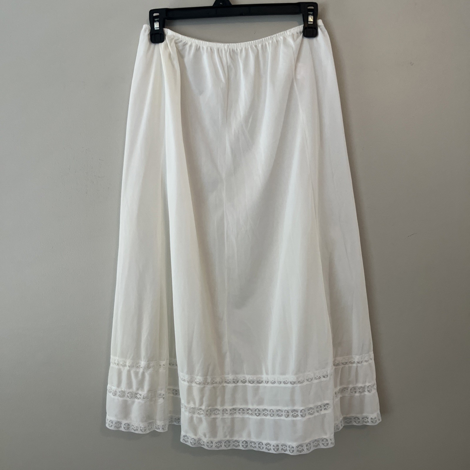 Vintage JC Penney Gaymode Off White Nylon Half Slip Lace Trim Large 27” Long