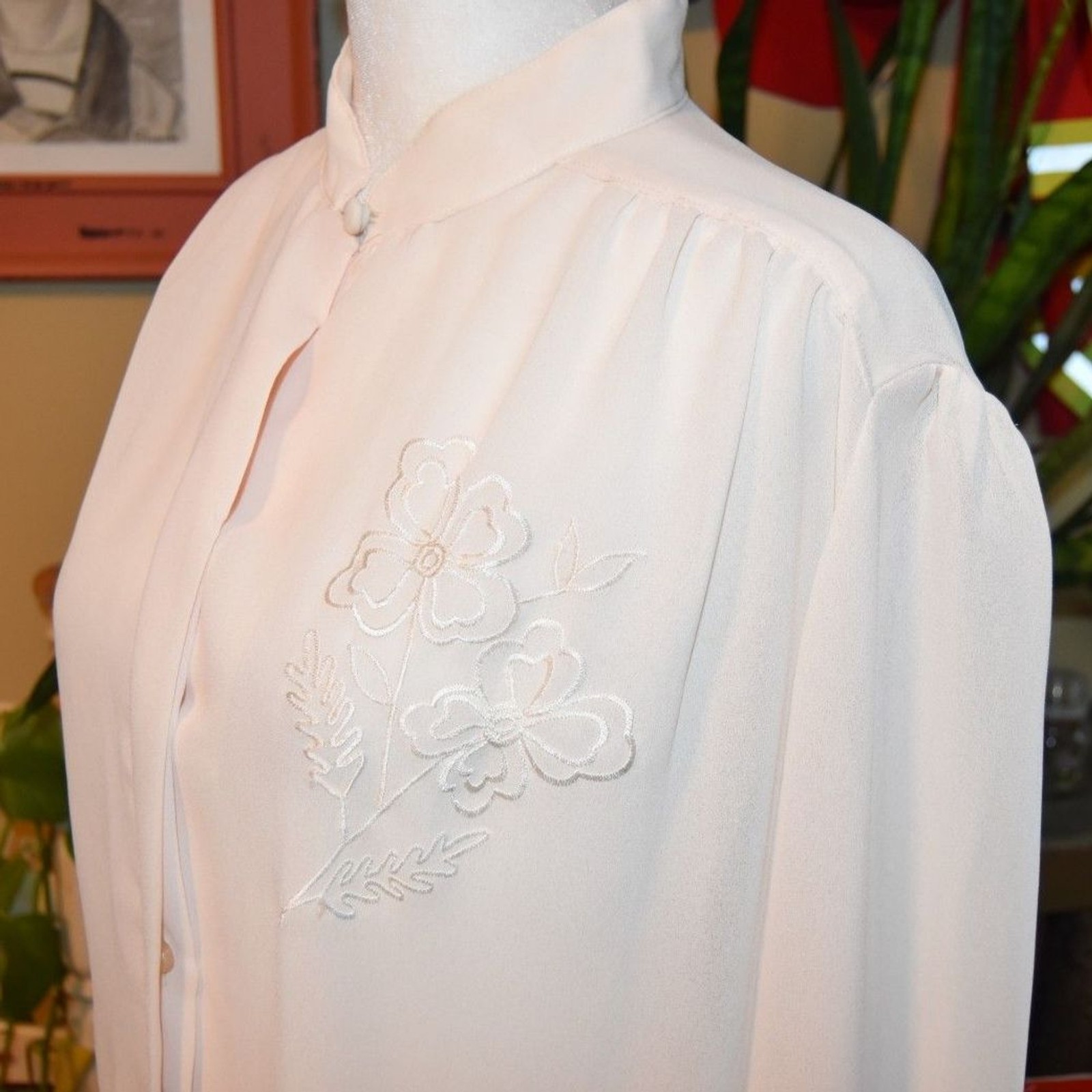 Vintage 1980s Victorian Revival Blouse Embroidered Flower Cream Size XL