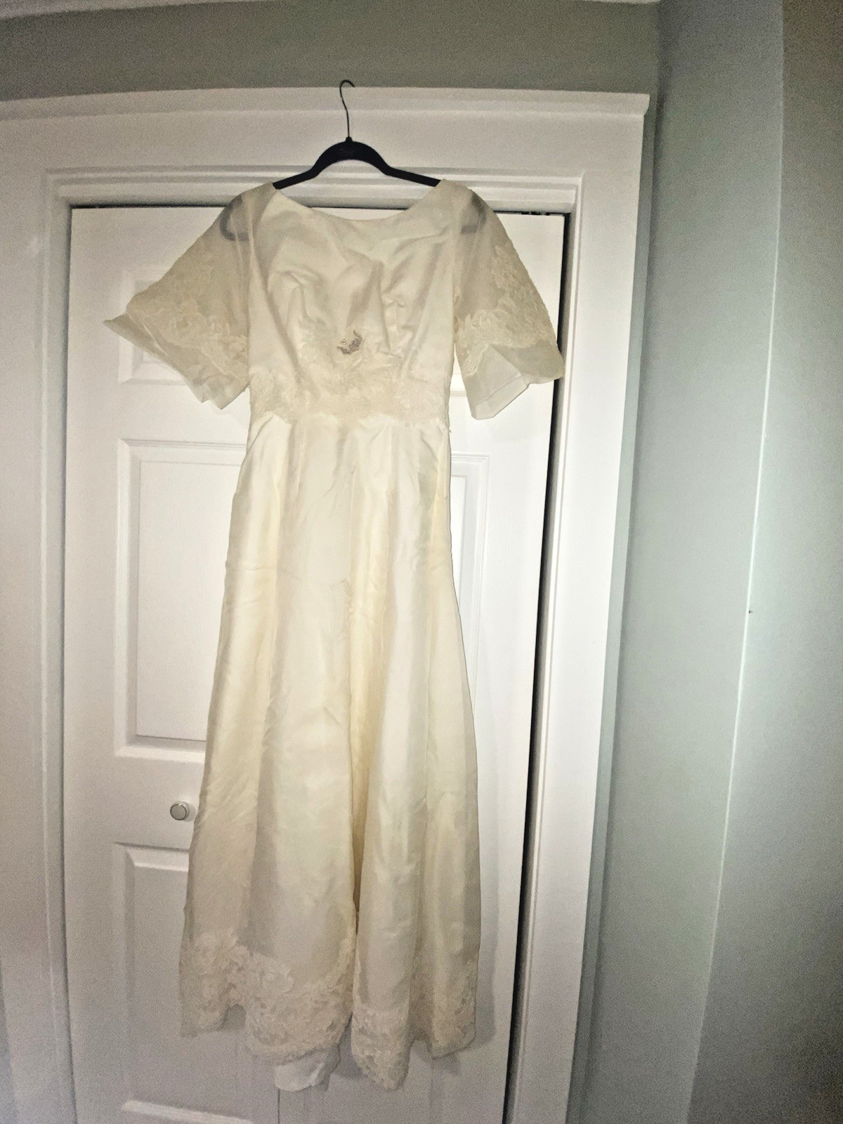 60s Alfred Angelo Edythe Vincent Wedding Gown ButtonBack Demure Detachable Train