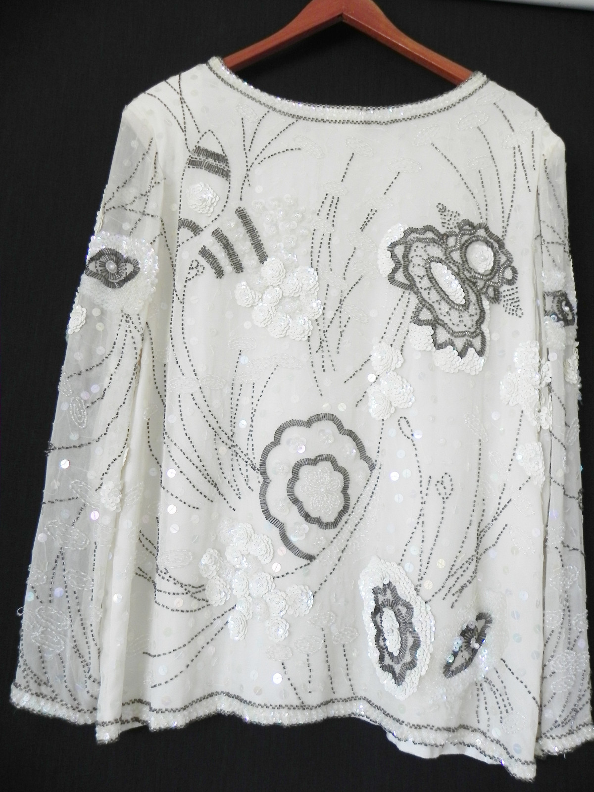 Vtg CC Courtenay Sequin Beading Silk Long sleeve Top Ivory Size M(fits L/XL)