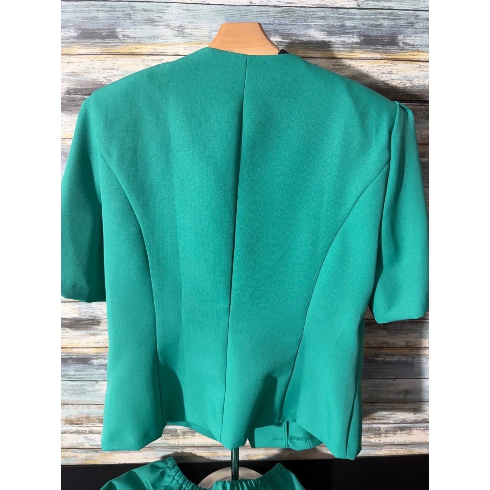 Reina Skirt Suit Set Size 6 Vintage Emerald Green Short Sleeve Ornate Buttons