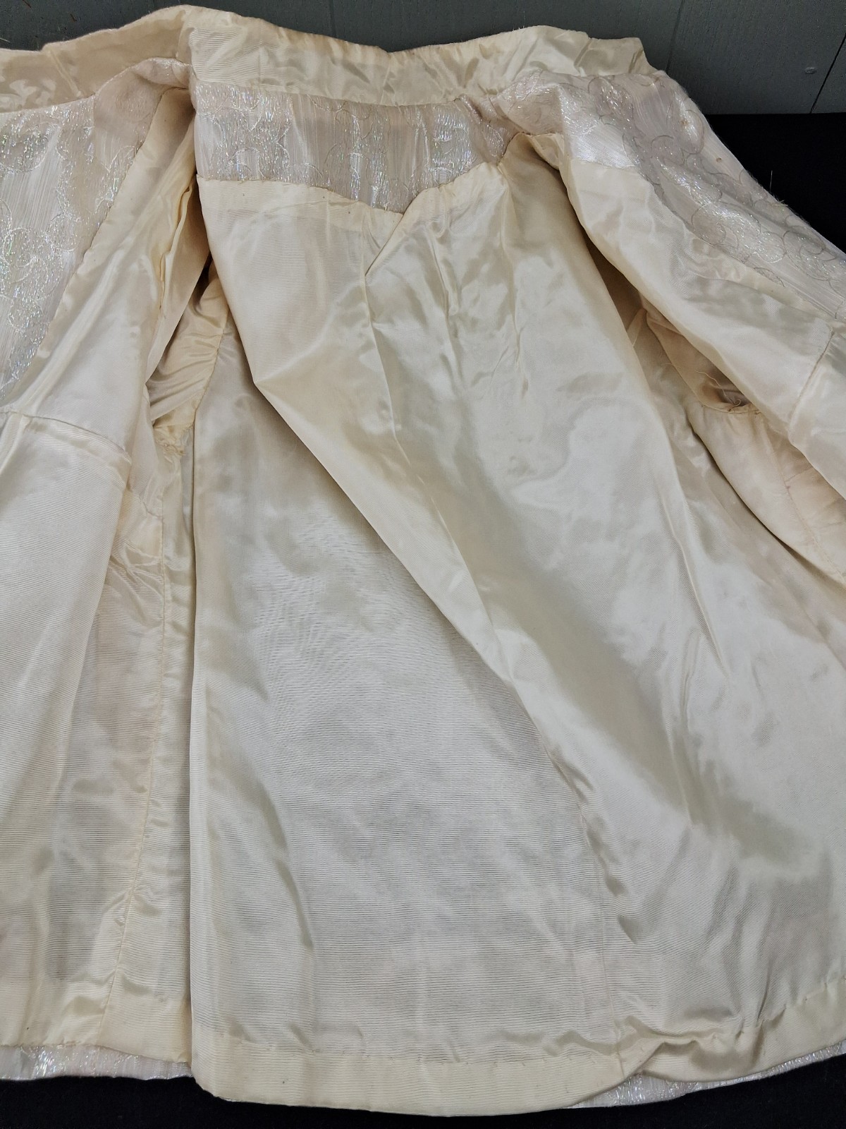 Vintage Mid Century Jaquard Skirt Jacket Set SMALL Iridescent Cream 3pc Flawed