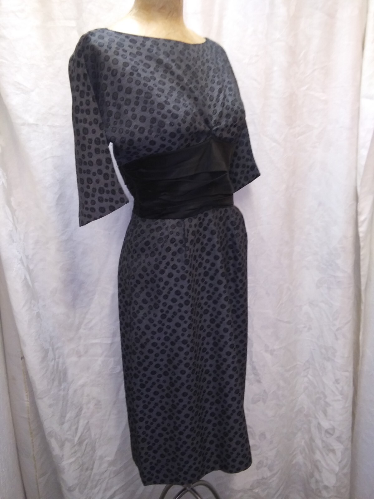 Vintage 1950’s Black & Gray Rayon Cocktail Wiggle Dress Size S/M
