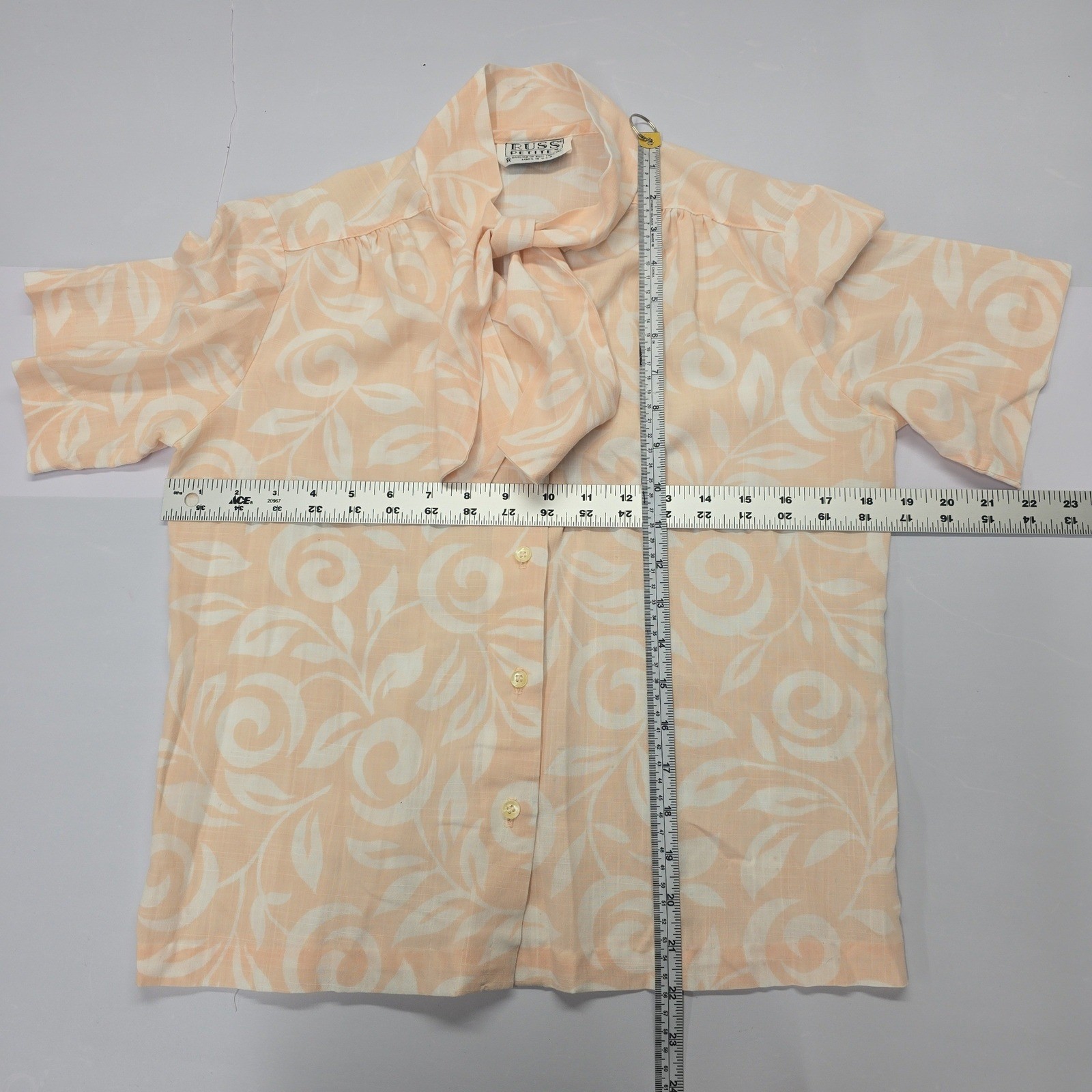 Russ Petites Vintage 80s Peach White Floral Tie Neck Blouse Short Sleeve 8