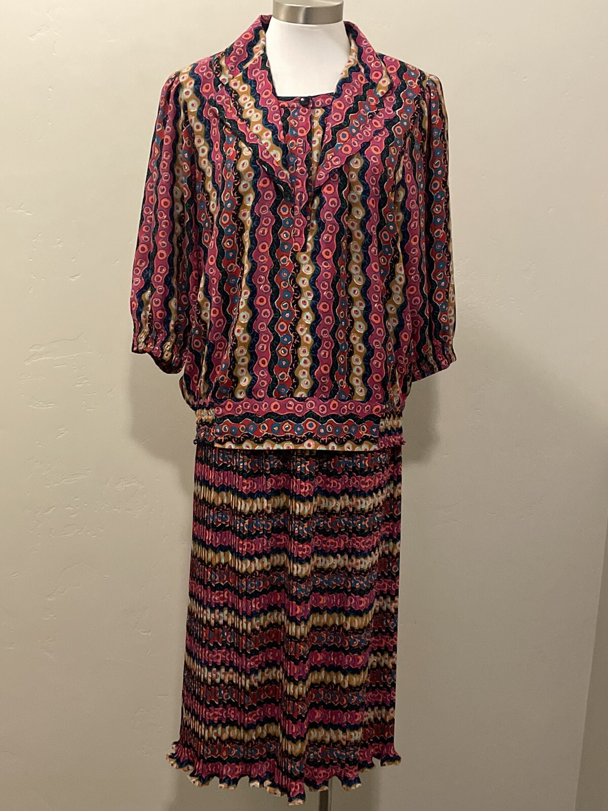Vintage 80’S MAYEELOK Paris VIBRANT Floral Top/Pleated Skirt Set Medium PERFECT