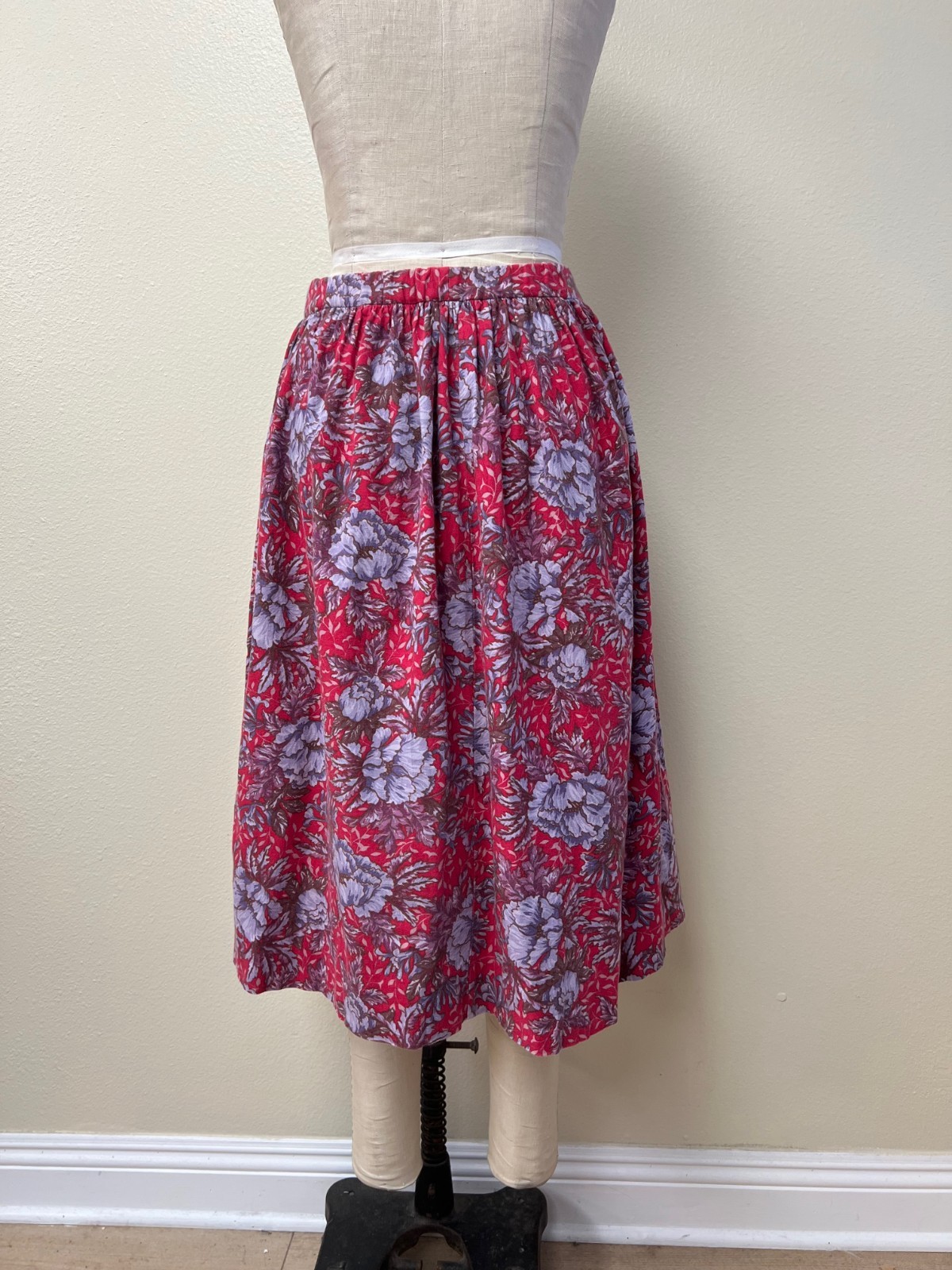EUC Vintage 1980s Floral Red Purple Cotton Flannel Western Yoke Midi Skirt Small