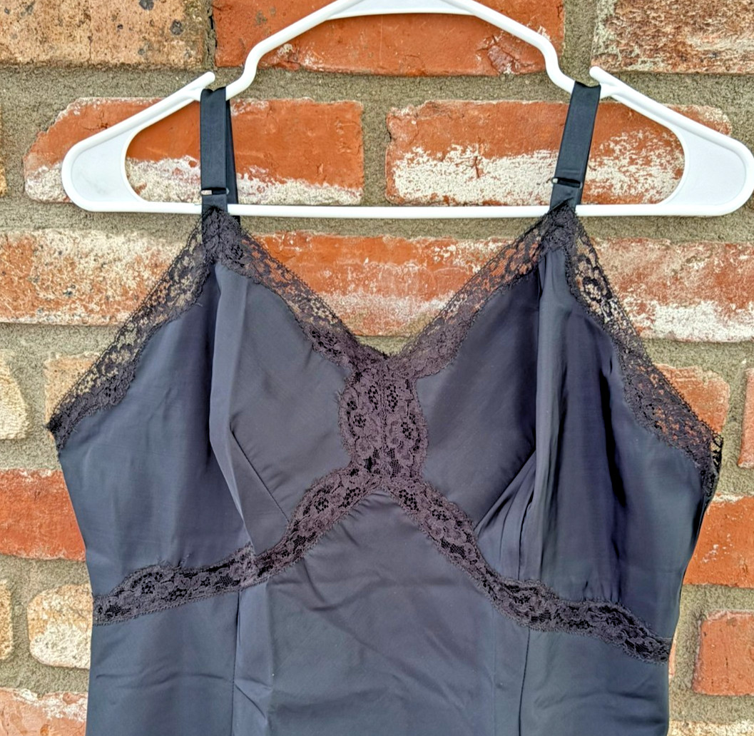 Vintage 1980s Wonder Maid Black Taffeta Full Slip/Dress, Size 38-40