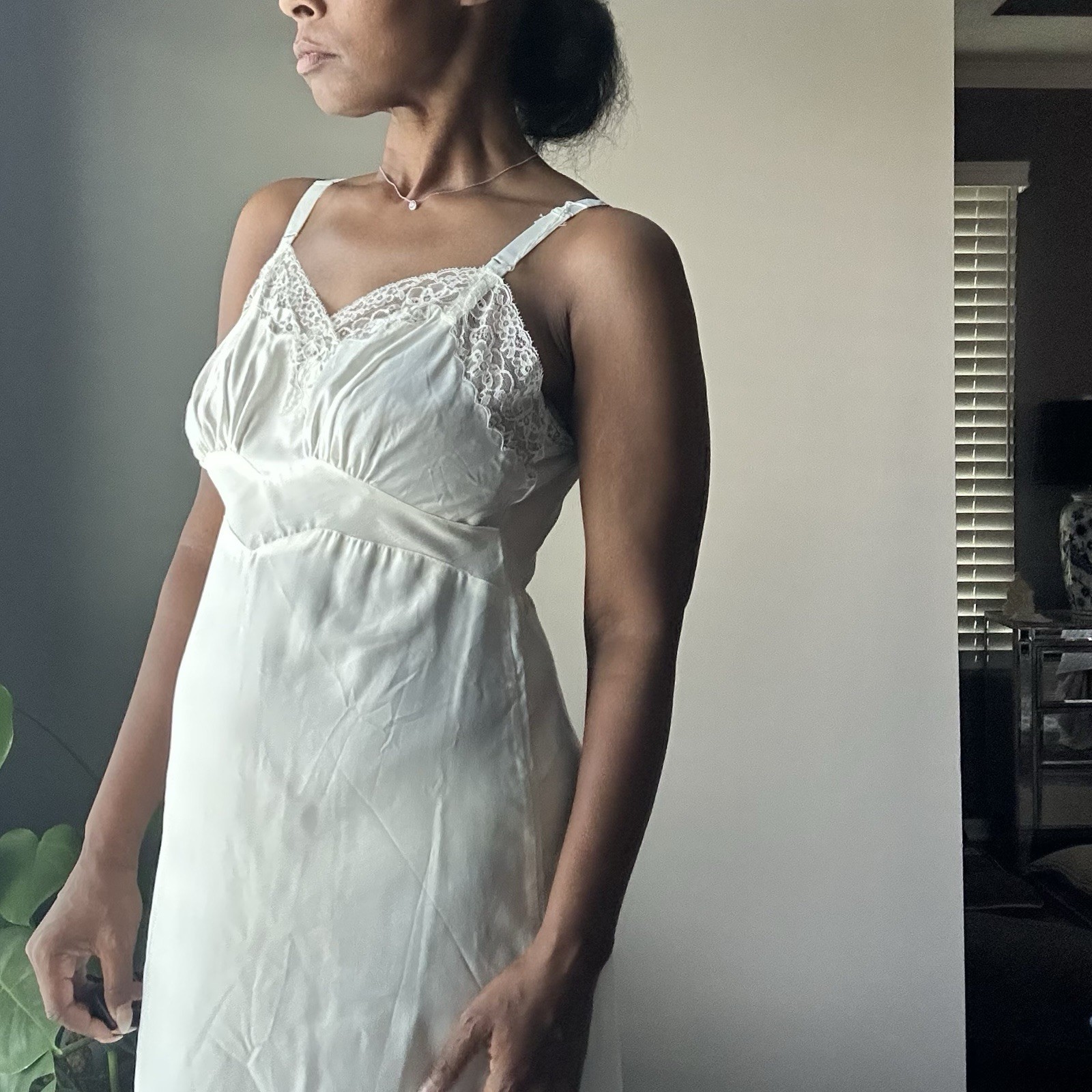 Vintage Gilead Full Slip Lingerie Womens Size 36 Ivory Lace Honey Blend Satin