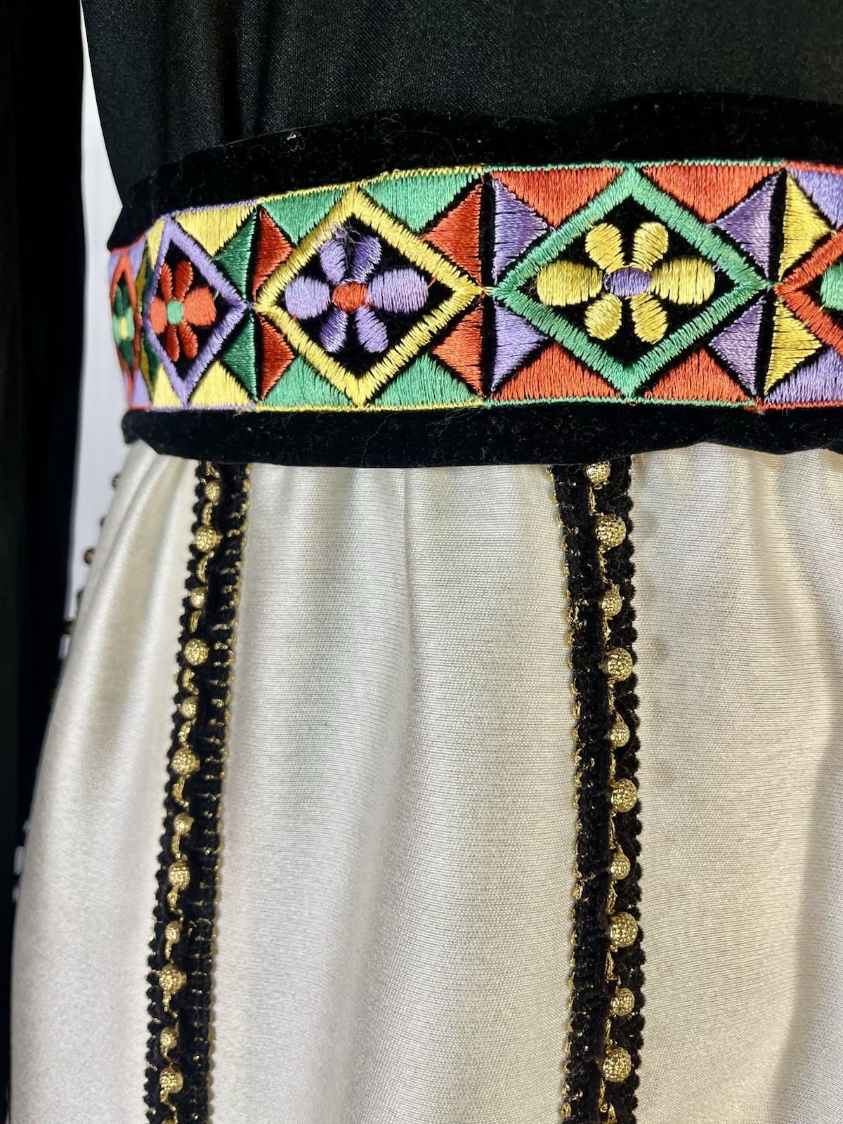 Stunning VTg Mod 1960s/1970s Maxi Dress Velvet,Mod Daisy’s,Beaded bric-A-brac