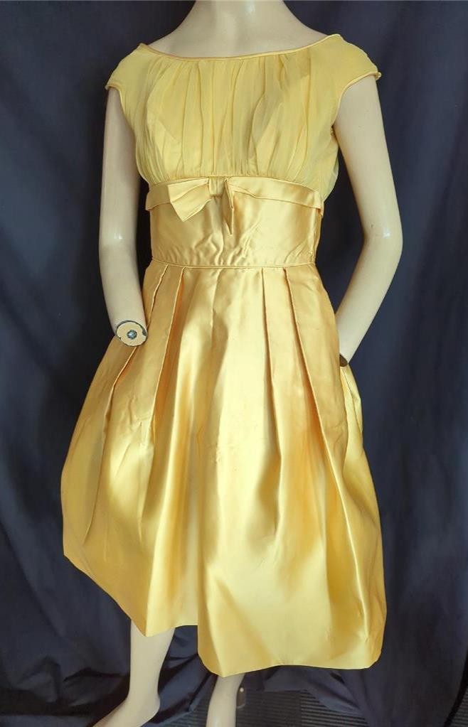 1950’s VINTAGE GOLD SATIN & CHIFFON FULL METAL ZIPPER DRESS 32″ BUST