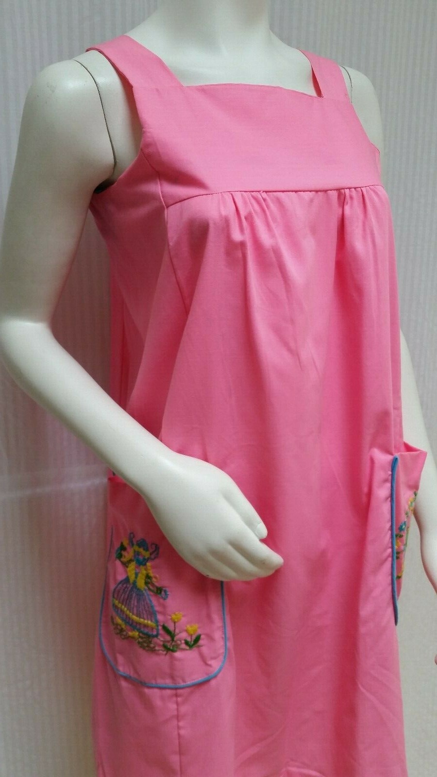 Vintage PLAZA 9 Pink Pinafore Babydoll Dress w/ Embroidered Pockets – Size S/M