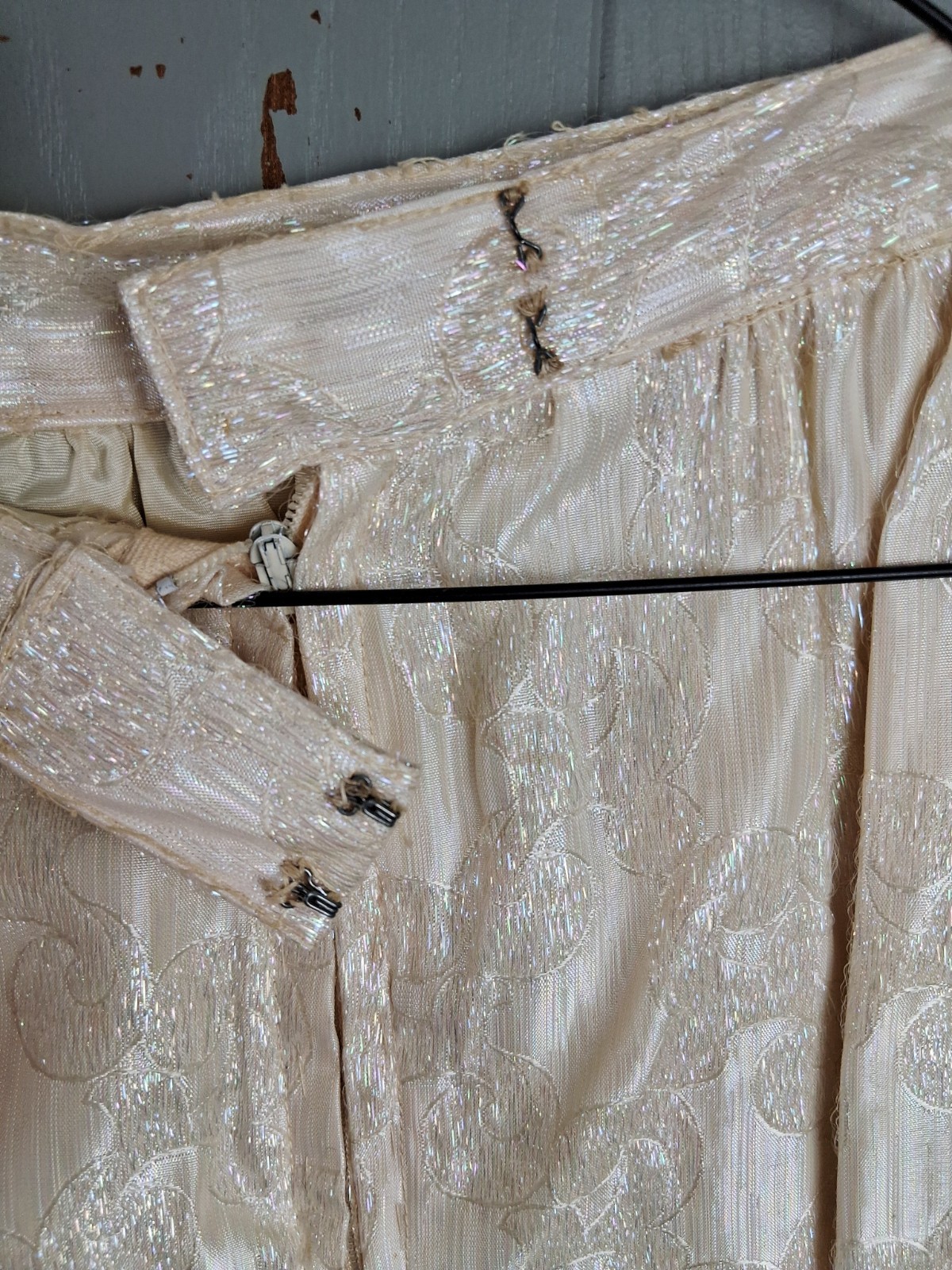 Vintage Mid Century Jaquard Skirt Jacket Set SMALL Iridescent Cream 3pc Flawed