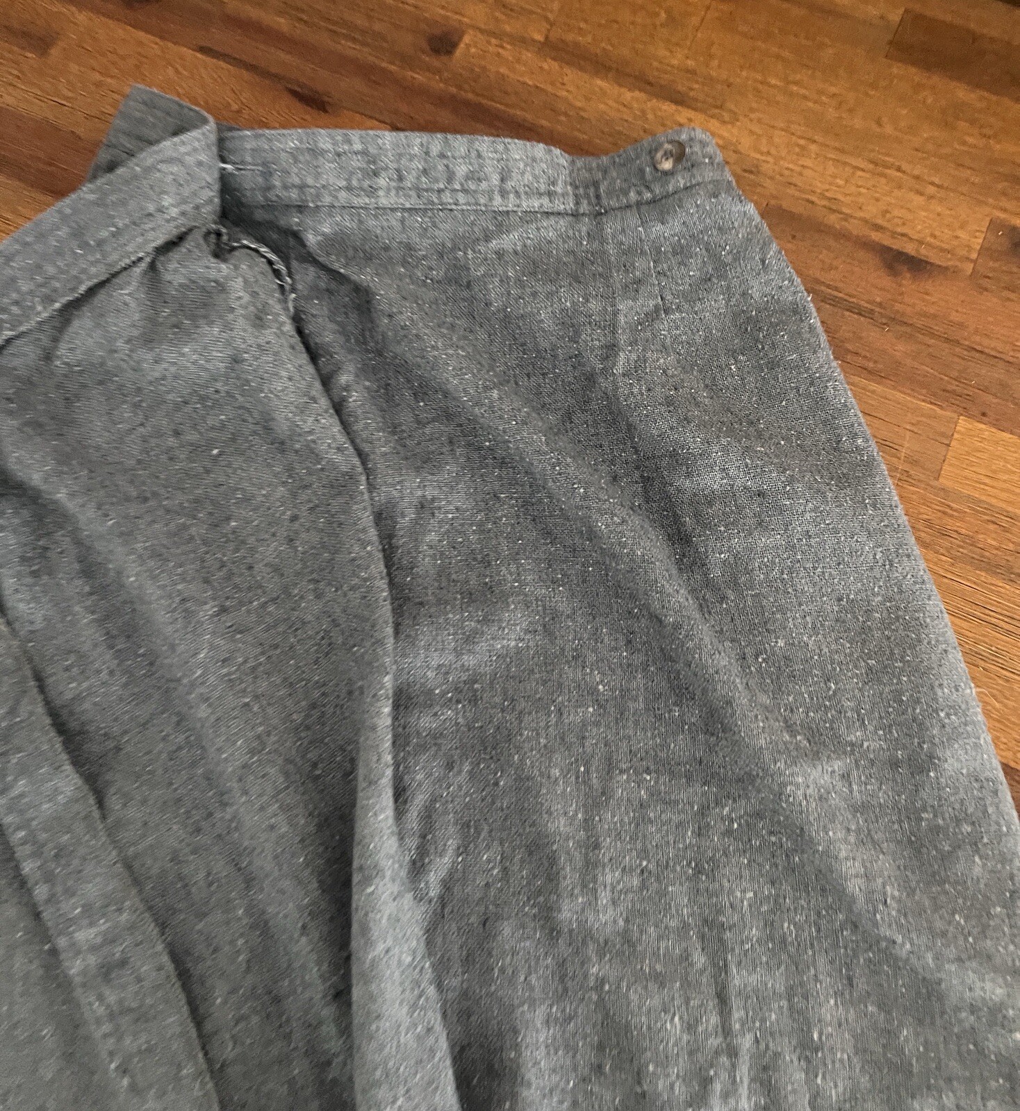 Vintage College Town Womens Wrap Skirt Size Small 22” Waist Gray Nubby Wool
