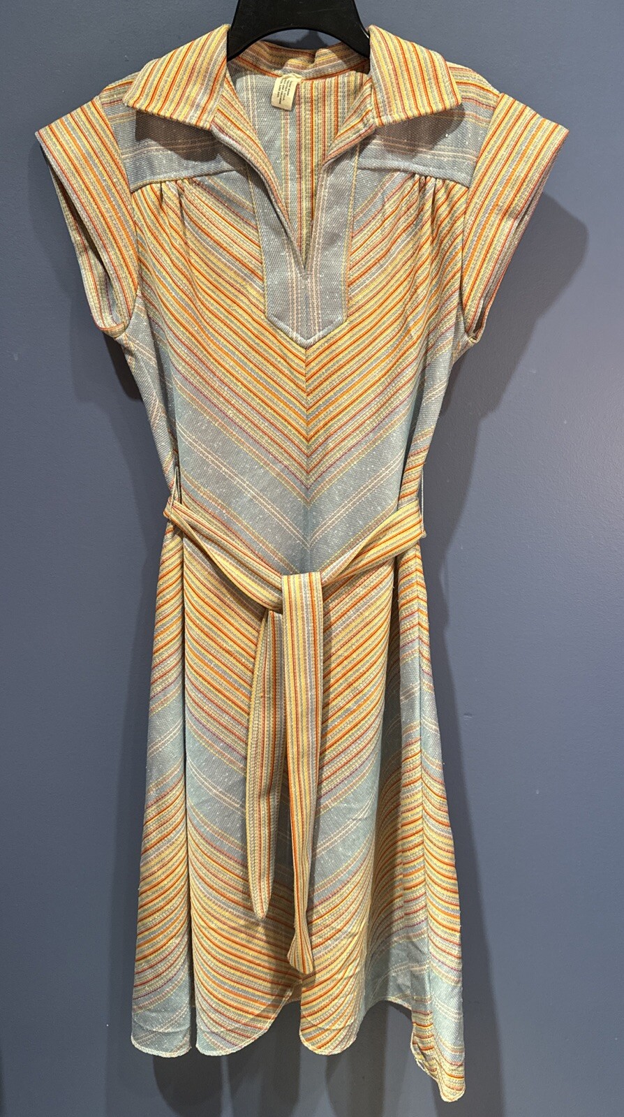 Jr 11 1970’s Sleeveless Knit Day Dress, USA Polyester Belted