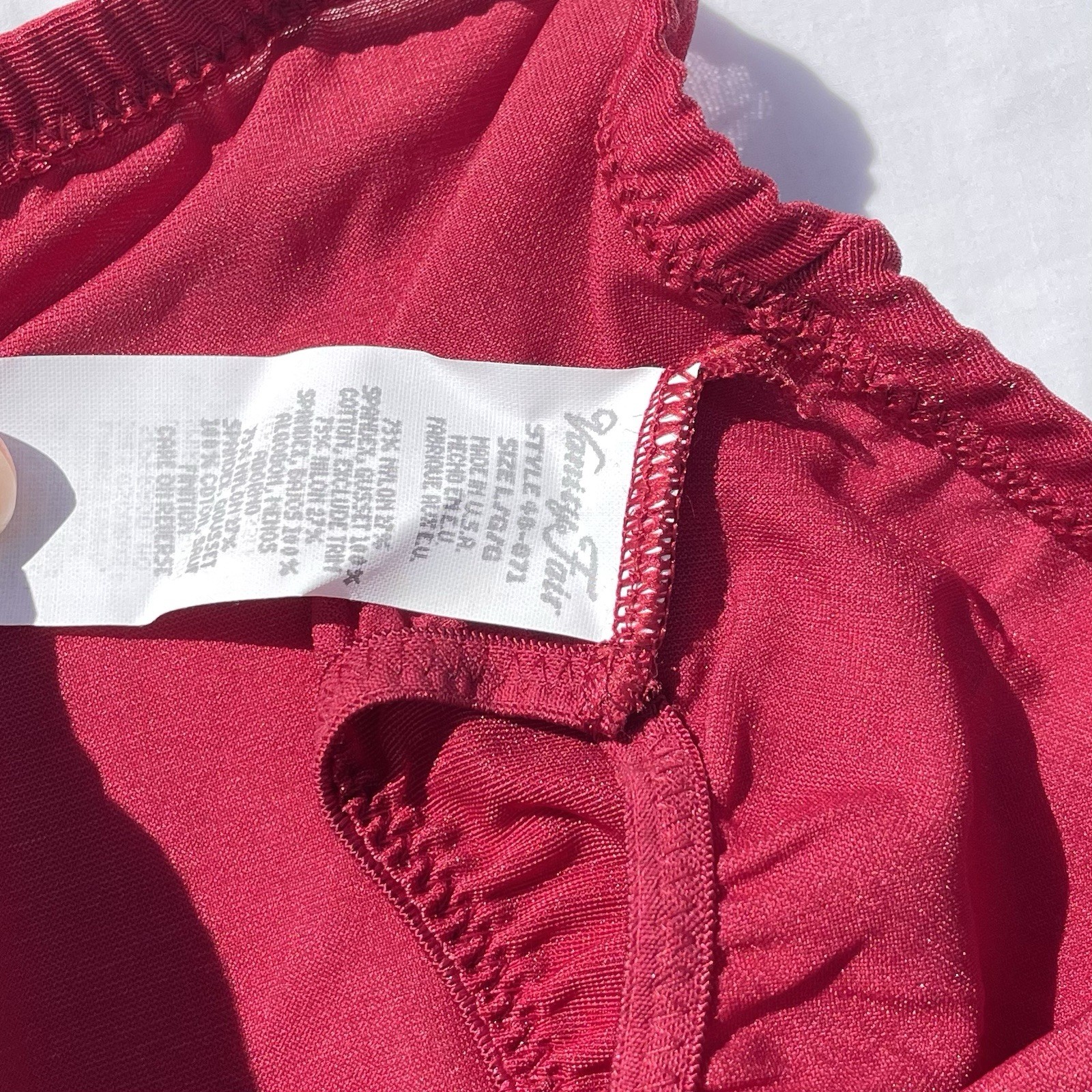 Vanity Fair Body Sleeks High Cut Silky Panties Womens Large Bordeaux Red 48071