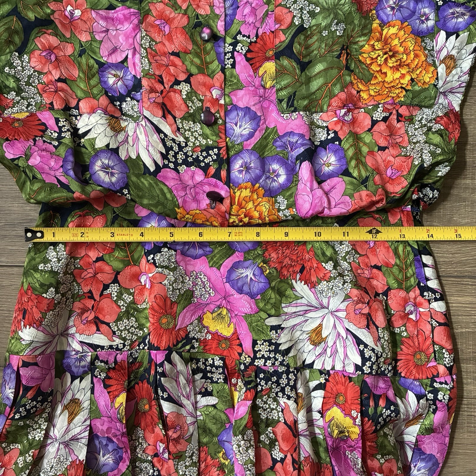 VTG Neiman Marcus 100% silk flowery maxi pleated dress, 6 runs small