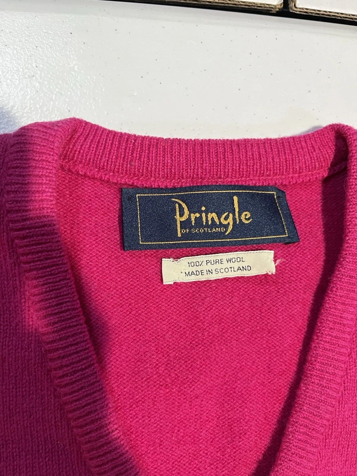 vtg Pringle 100% Wool Sweater Scotland Made Pink Purple V-Neck Knit Women Medium