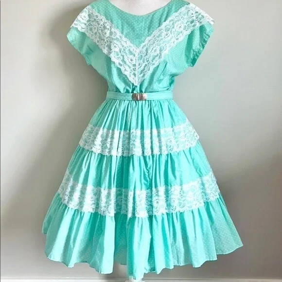 1970s Vintage Mint Polka Dot Prairie Swing Dress