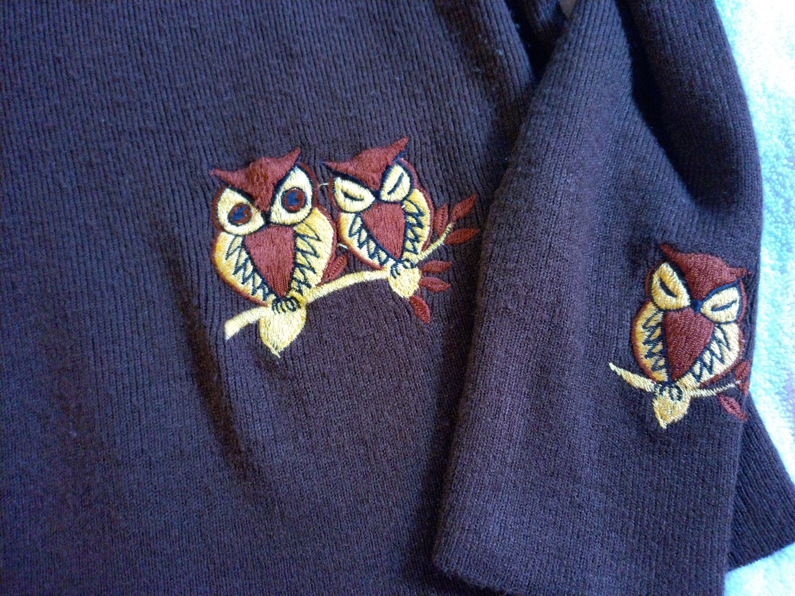 LeRoy Knitwear 100% Acrylic Taiwan brown V-neck long sleeved sweater L