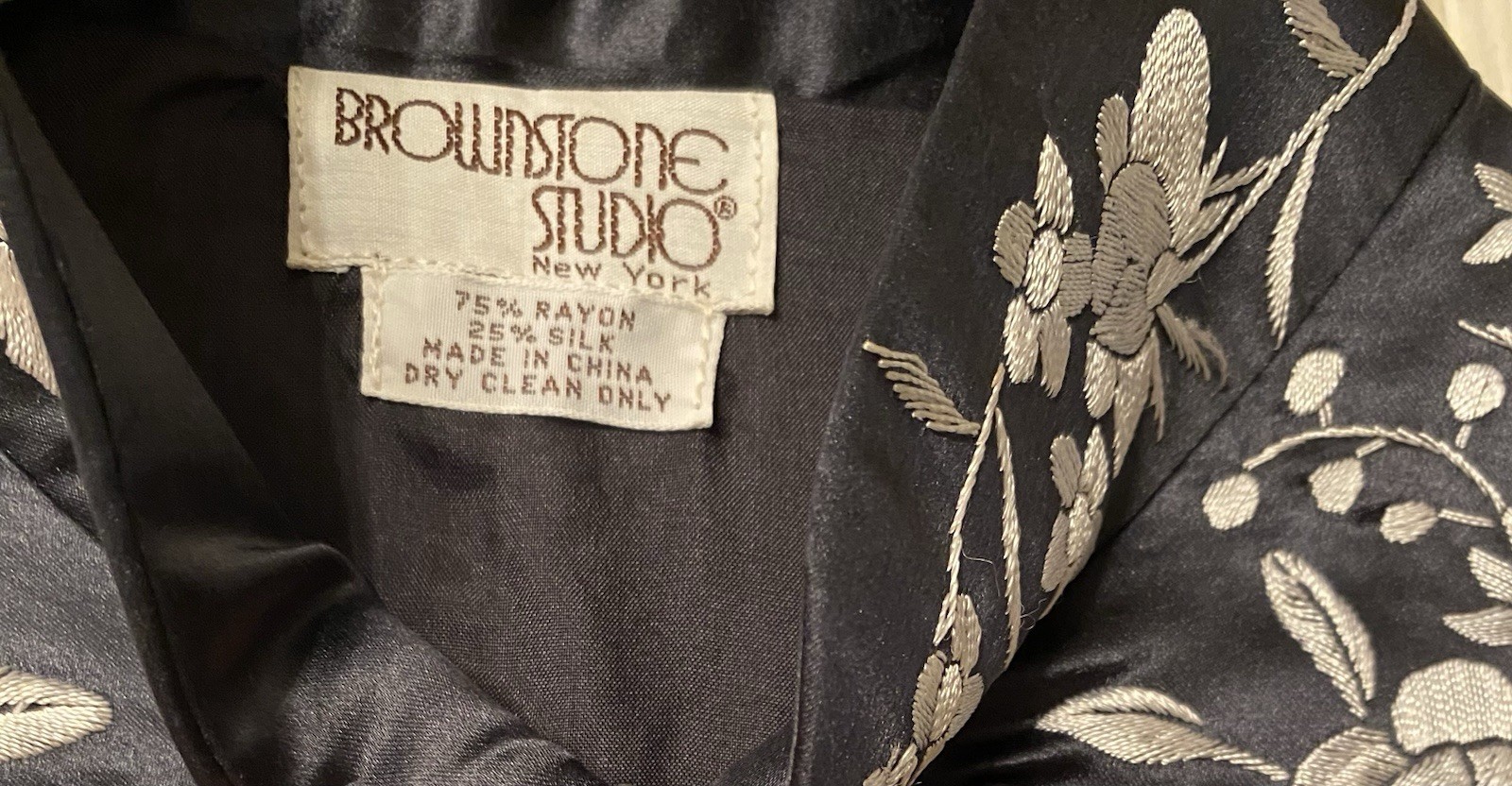Vintage Brownstone Studio New York Silk Embroidered Chinese Tang Jacket Mandarin