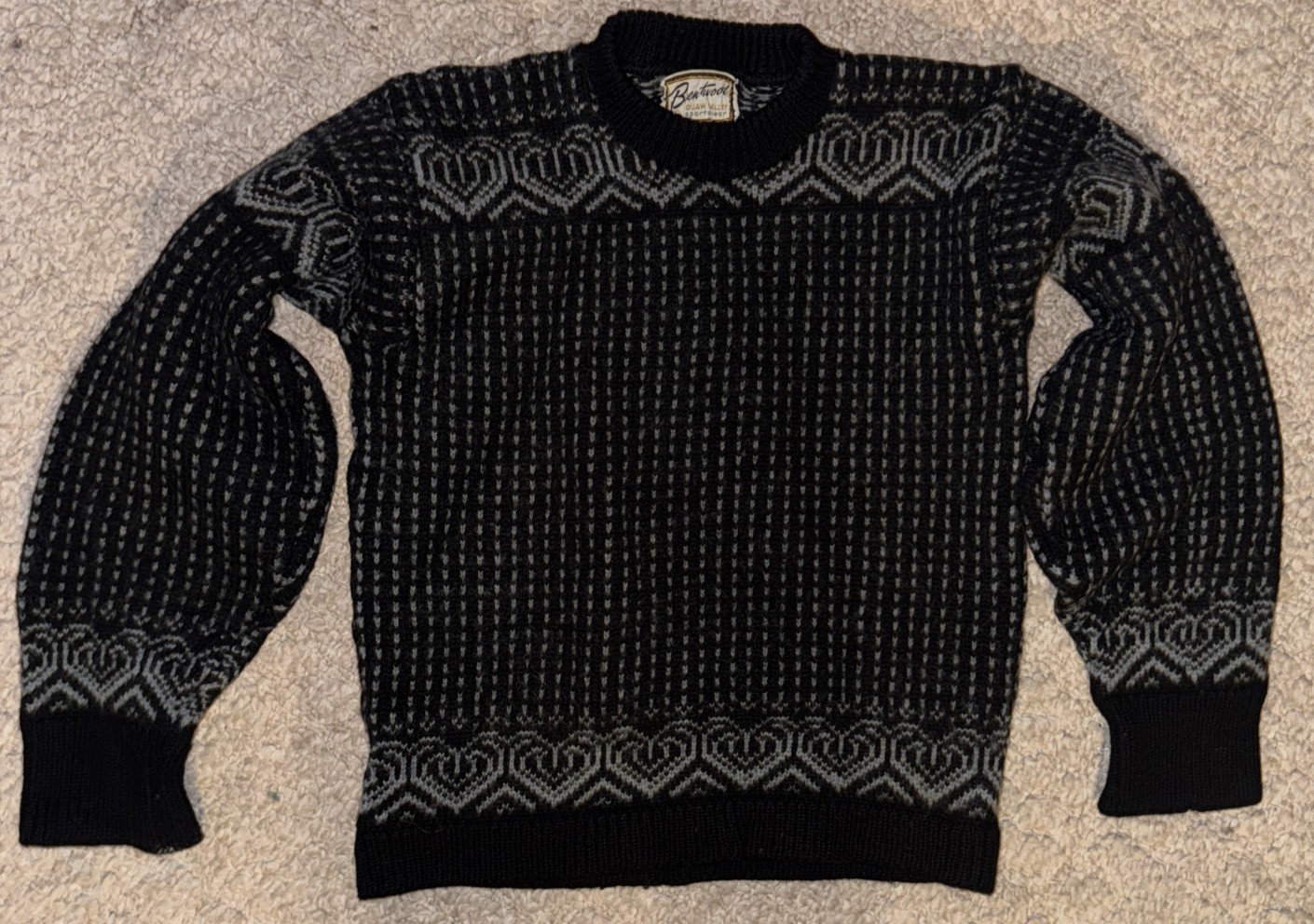 Vintage 1960s Brentwood Squaw Valley Sportswear 100% Virgin Wool Knit Sweater S