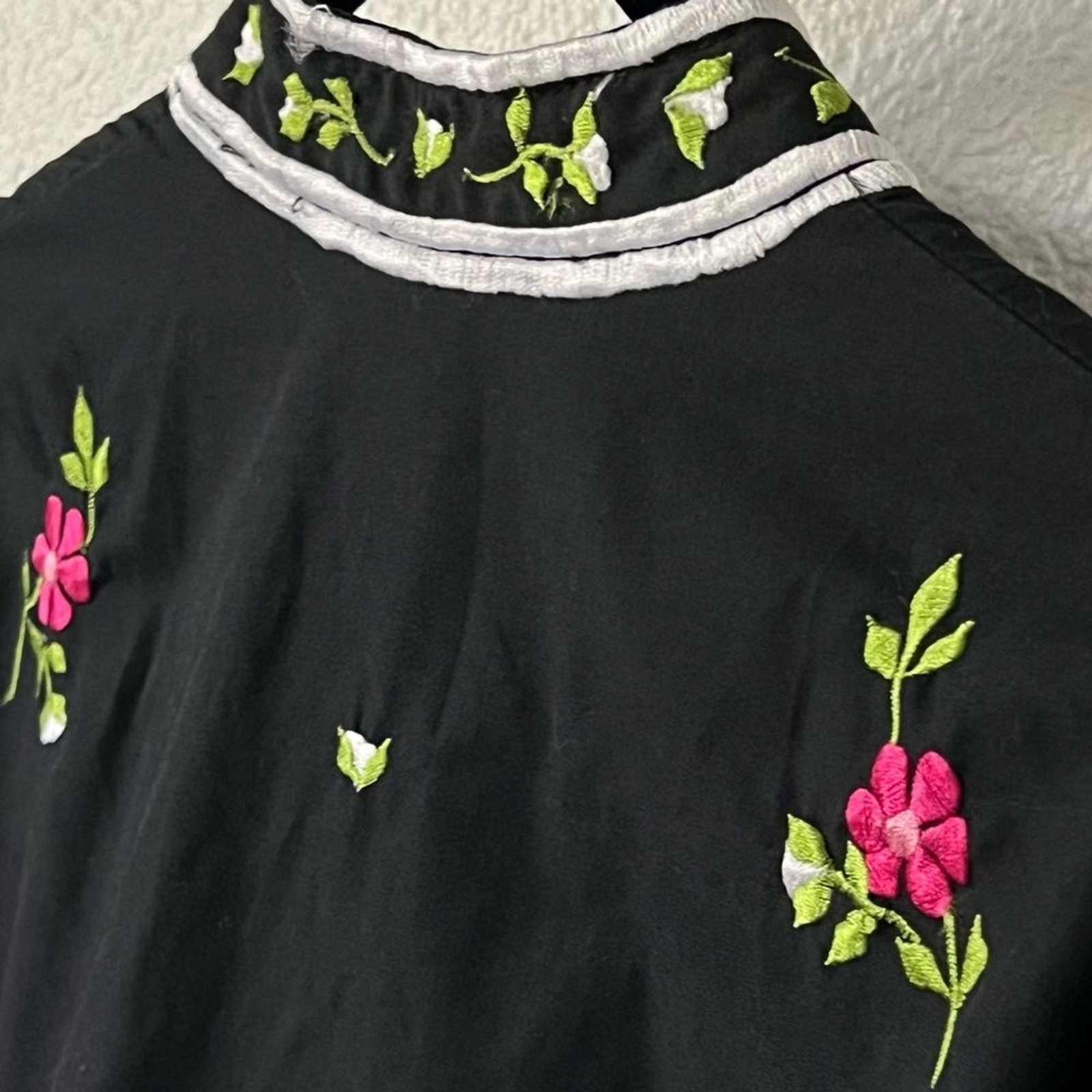 Chuchi San Diego Vintage Floral Garden Embroidered Black Jacket Size Small