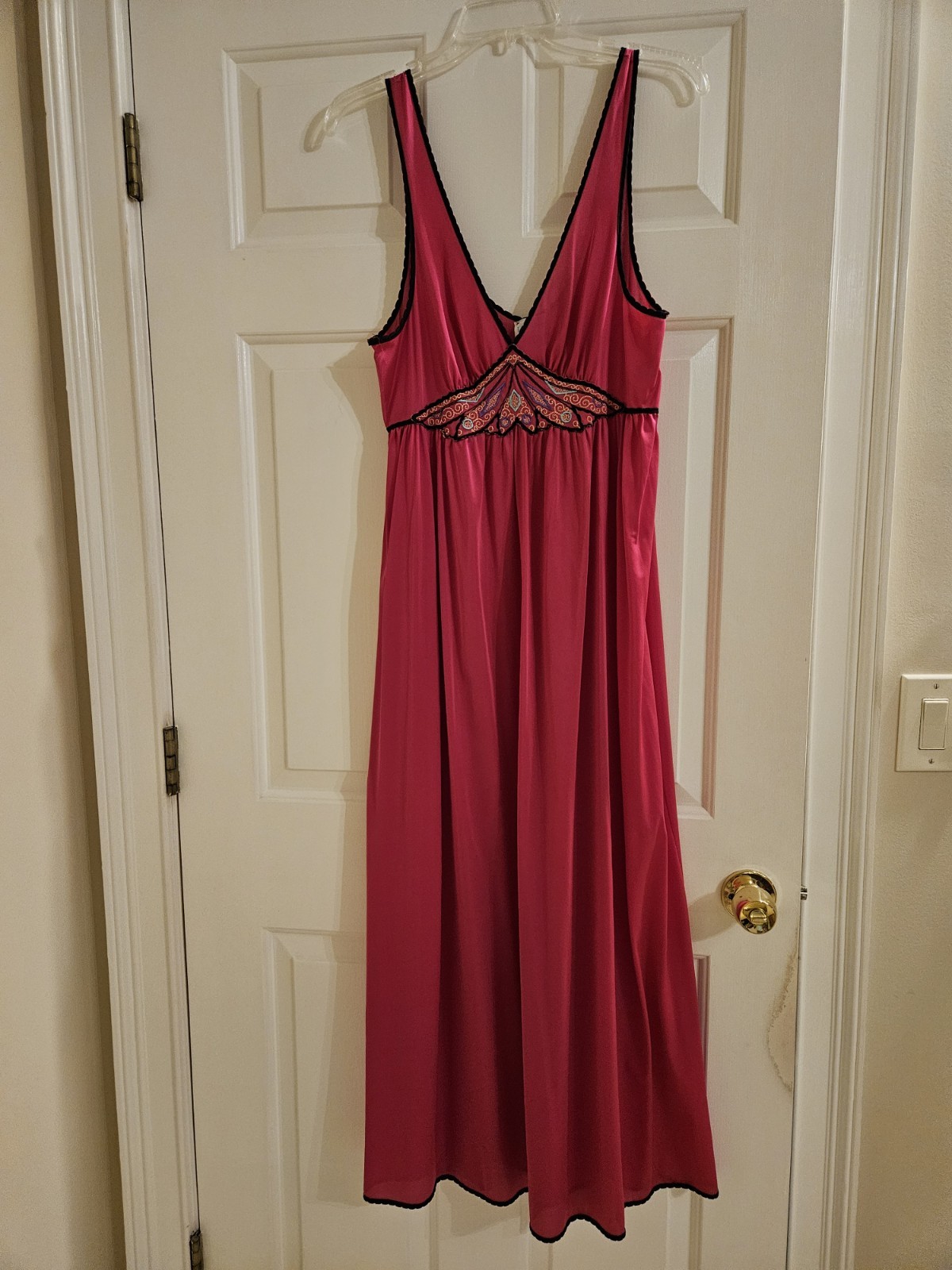 2 Pc Vtg Lorraine Womens Size M Pink/Red Nylon Embroidered Nightgown & Robe Set
