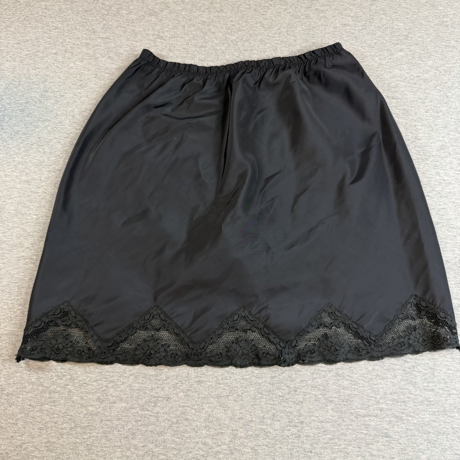 VTG Barbizon Wee Pettipoint Tafredda Half Slip Skirt Black Lace Trim Petite Sm