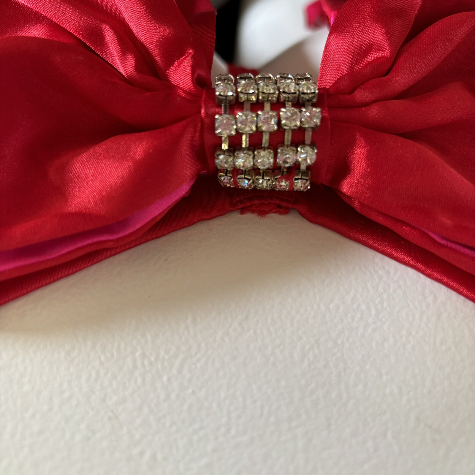 Victorias Secret Second Skin Red Satin Rhinestone Bow V String Panty Medium NWOT
