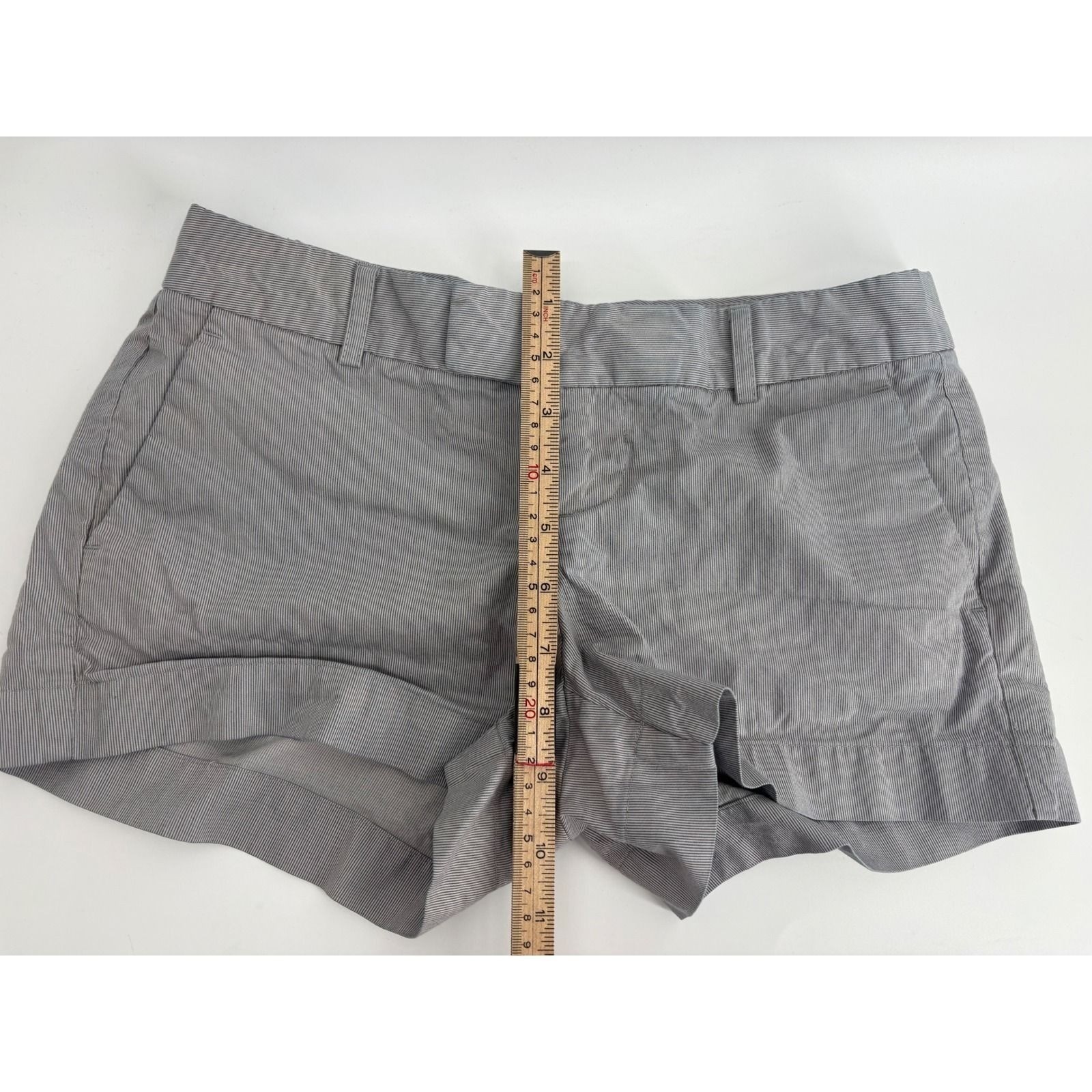 Banana Republic Petites Gray White Striped Cotton Shorts 0P Vintage 2011