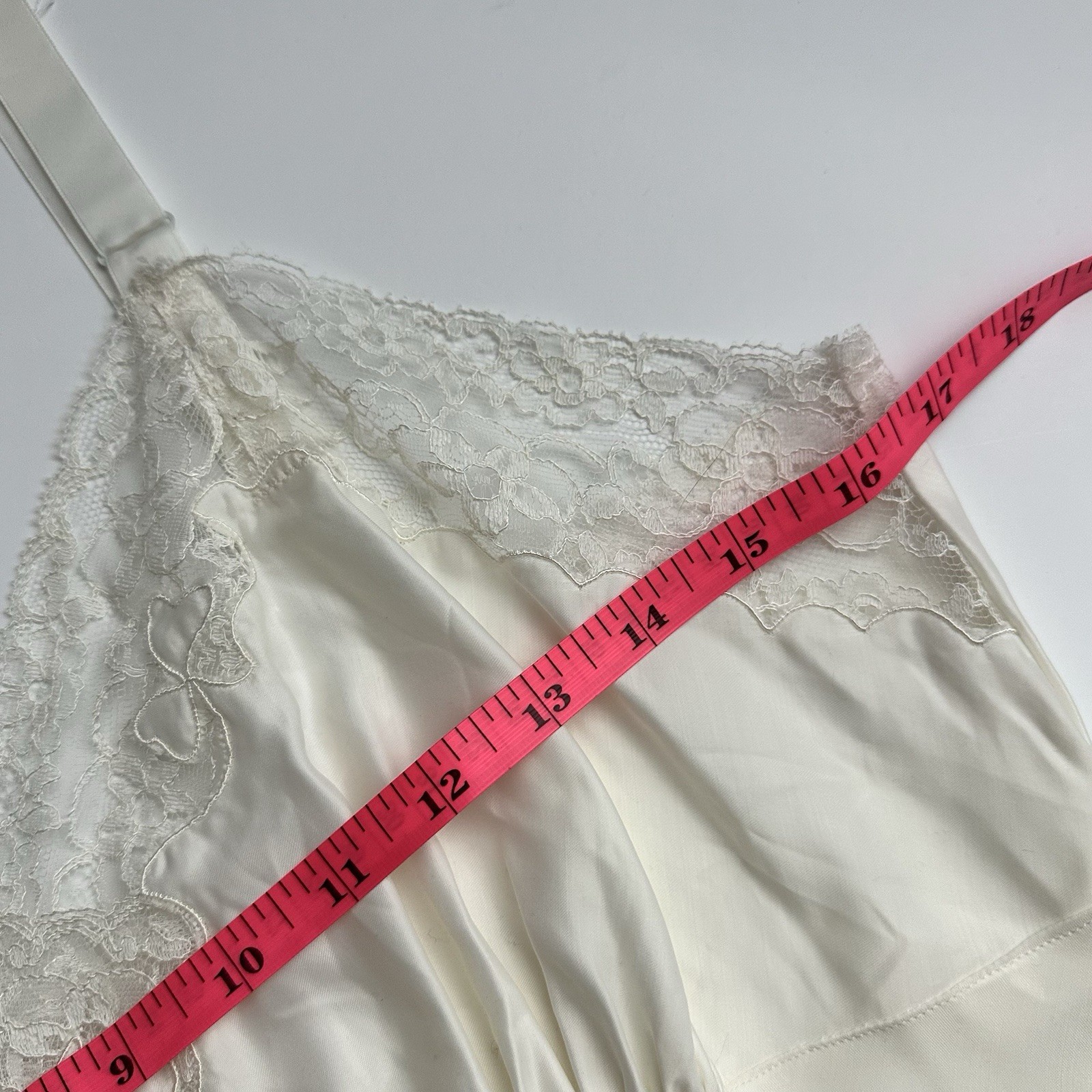 Vintage Gilead Full Slip Lingerie Womens Size 36 Ivory Lace Honey Blend Satin
