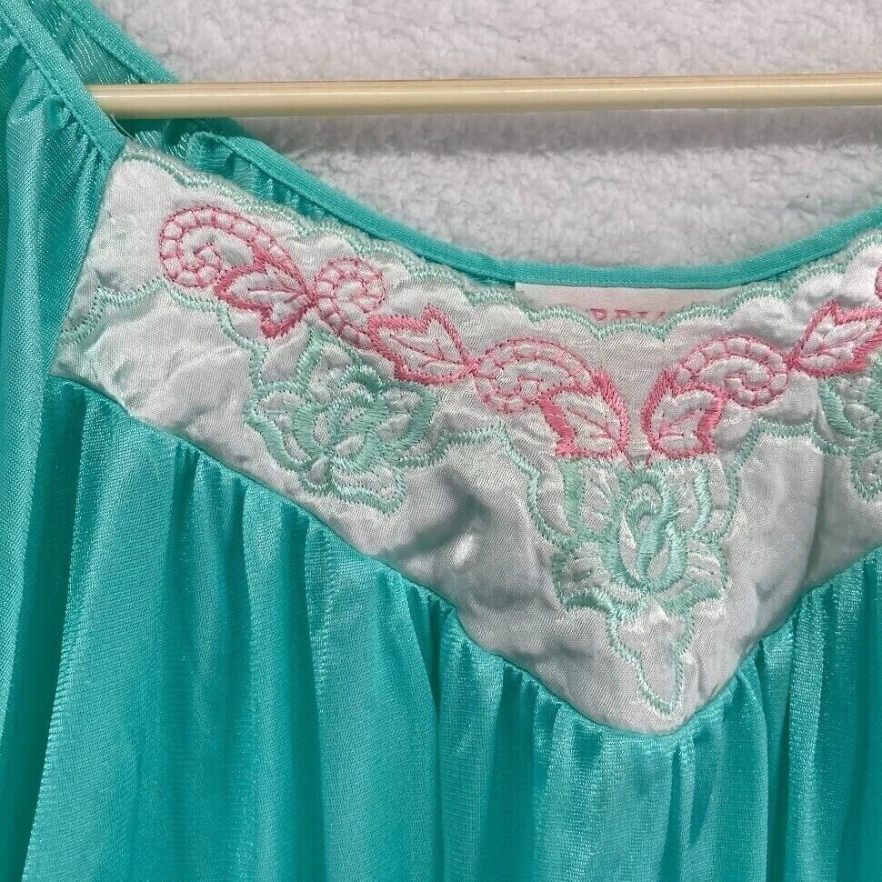 Sears Vintage Carriage Court Nightgown Sz XS – Large Teal Blue Nylon Embroidered