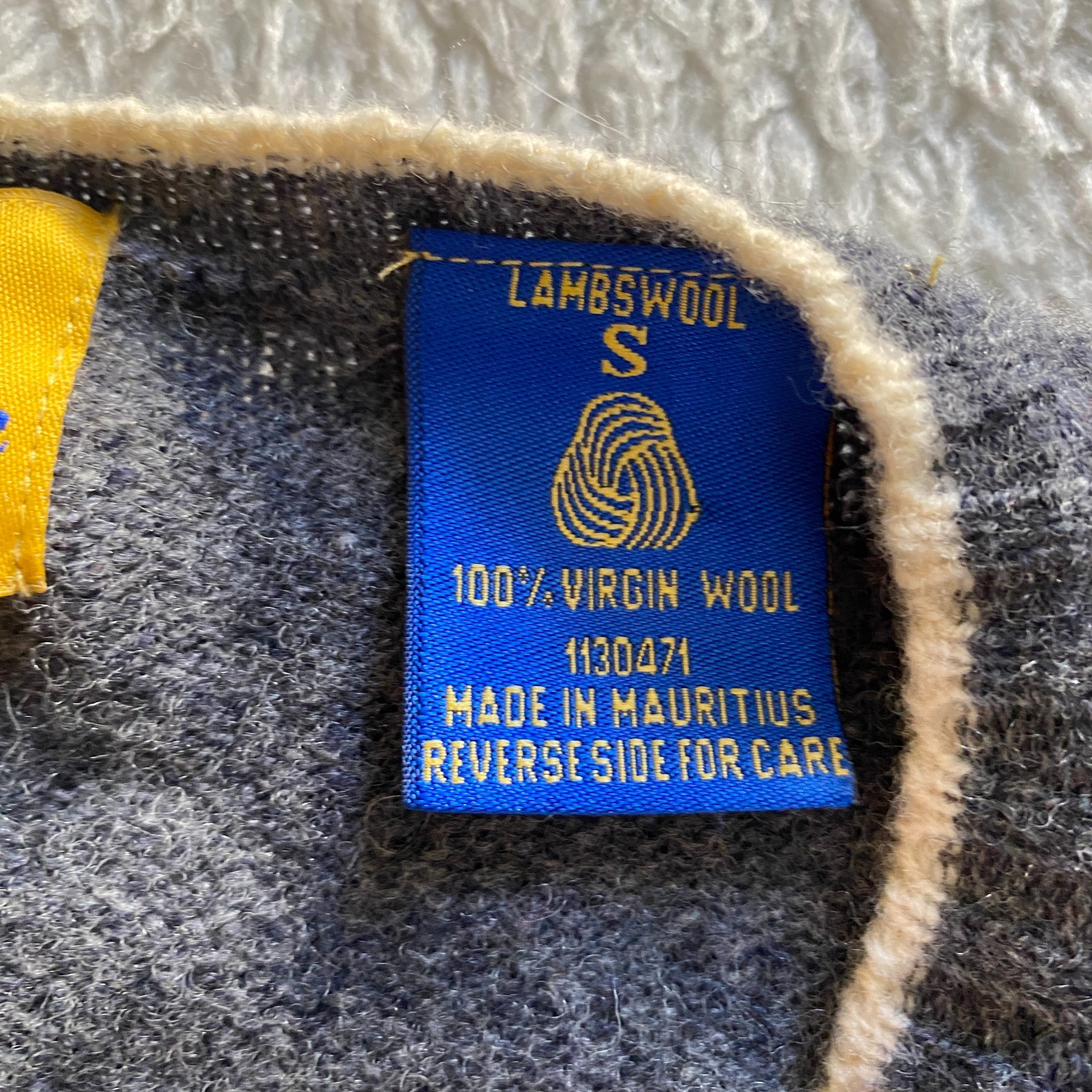Carlyle & Kilmore 100% Virgin Wool Sweater – Small