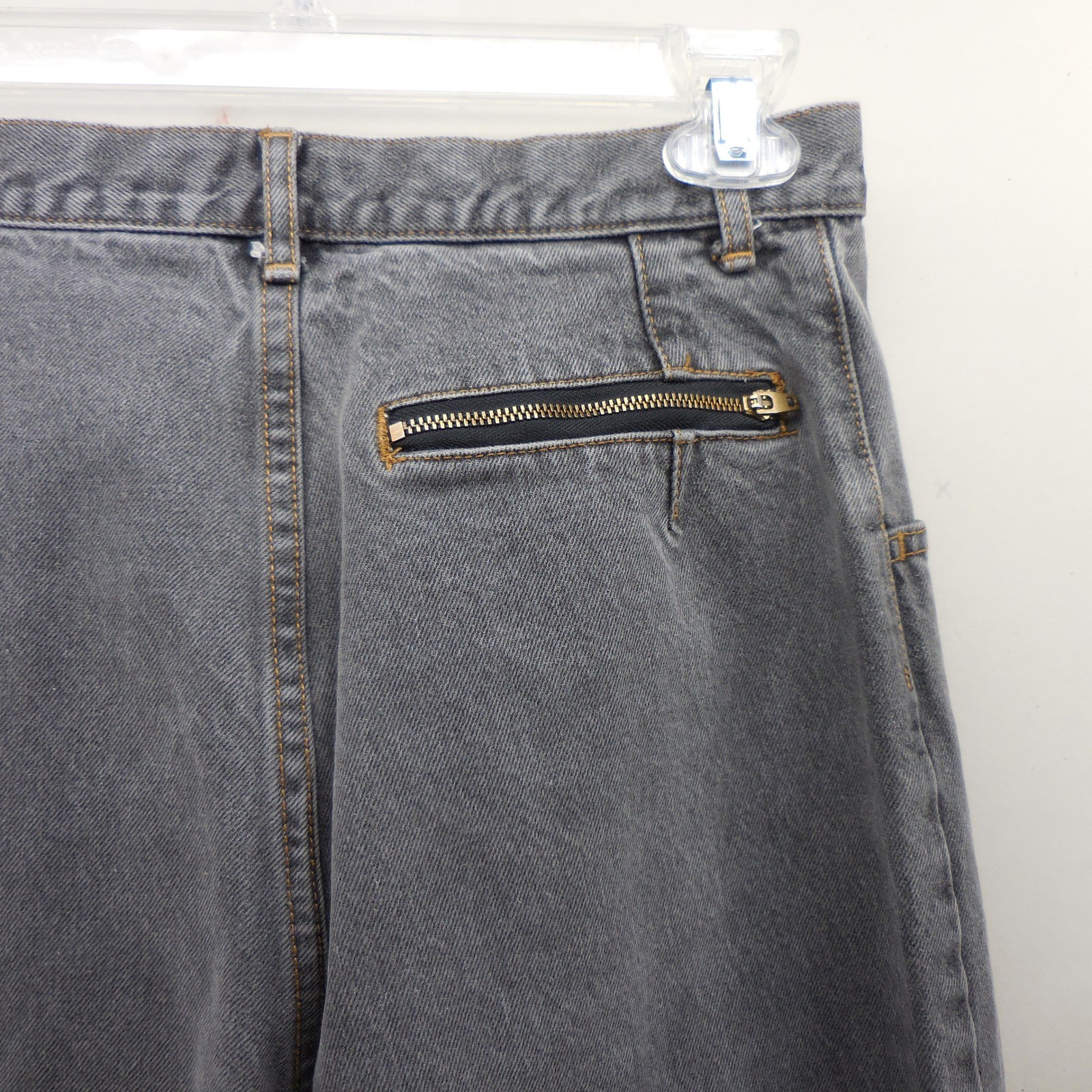Vintage High Waisted Gray Tapered Leg Pleated Denim Mom Jeans 27×28 Zip Pocket