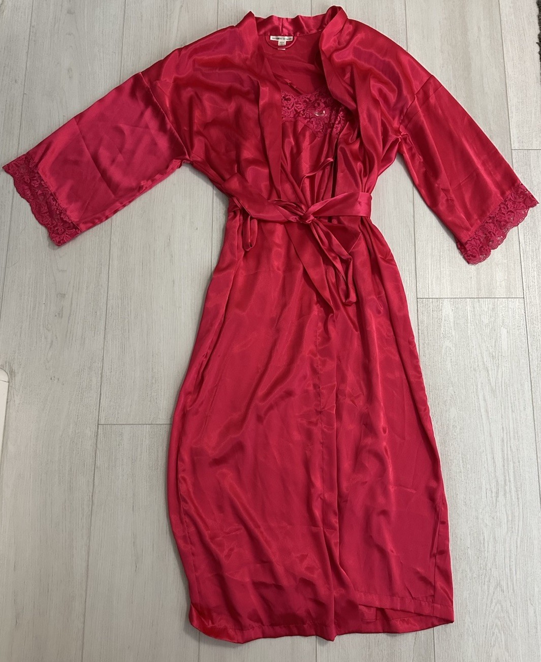 Vintage Victoria’s Secret Satin Robe & Nightgown Set Sz L – Fuchsia Pink – Lace