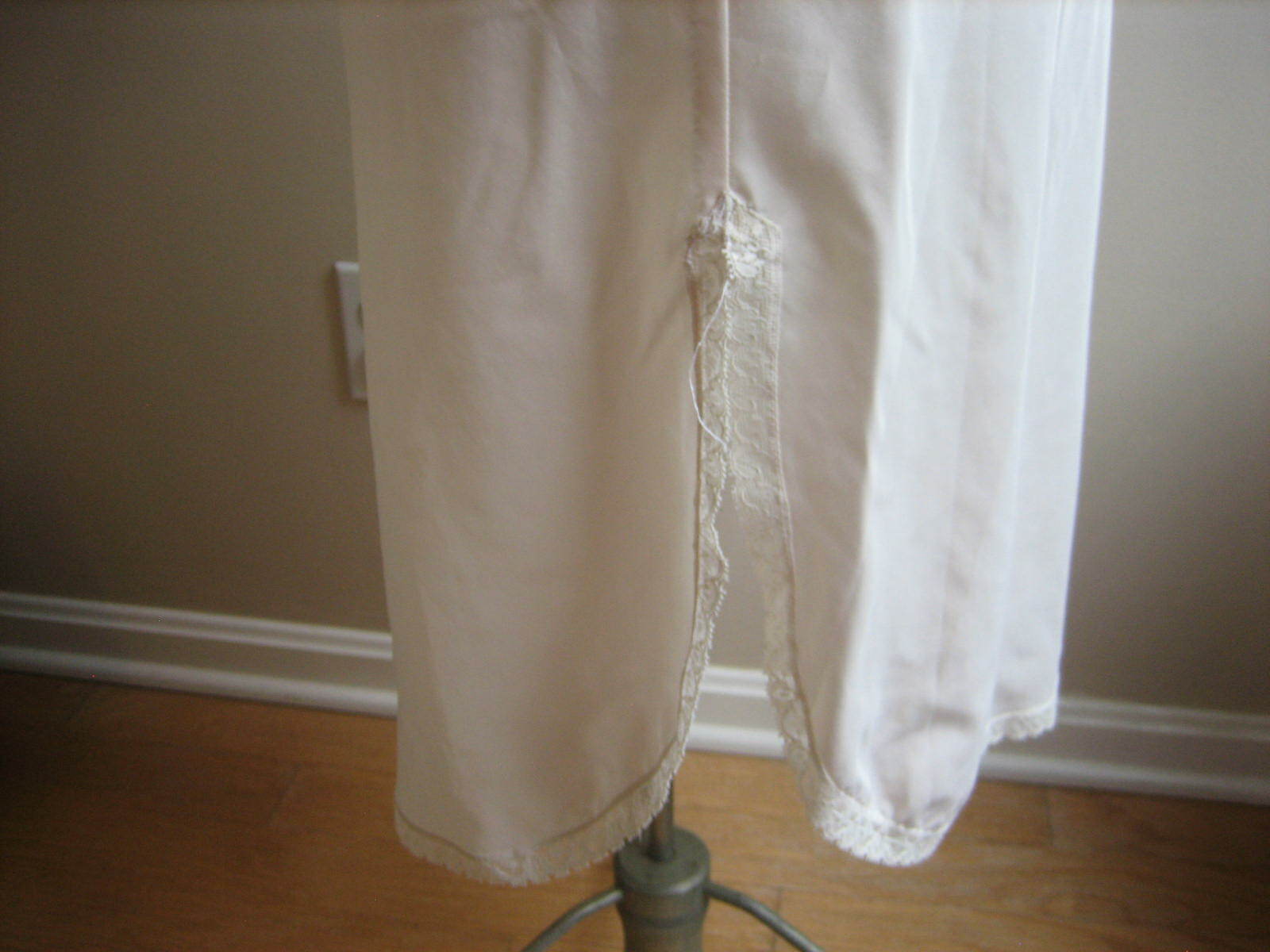 YOUNG TRADITIONS Cream Nylon Half Slip, 2 Lace Edge Tapered Side Slits – Size S