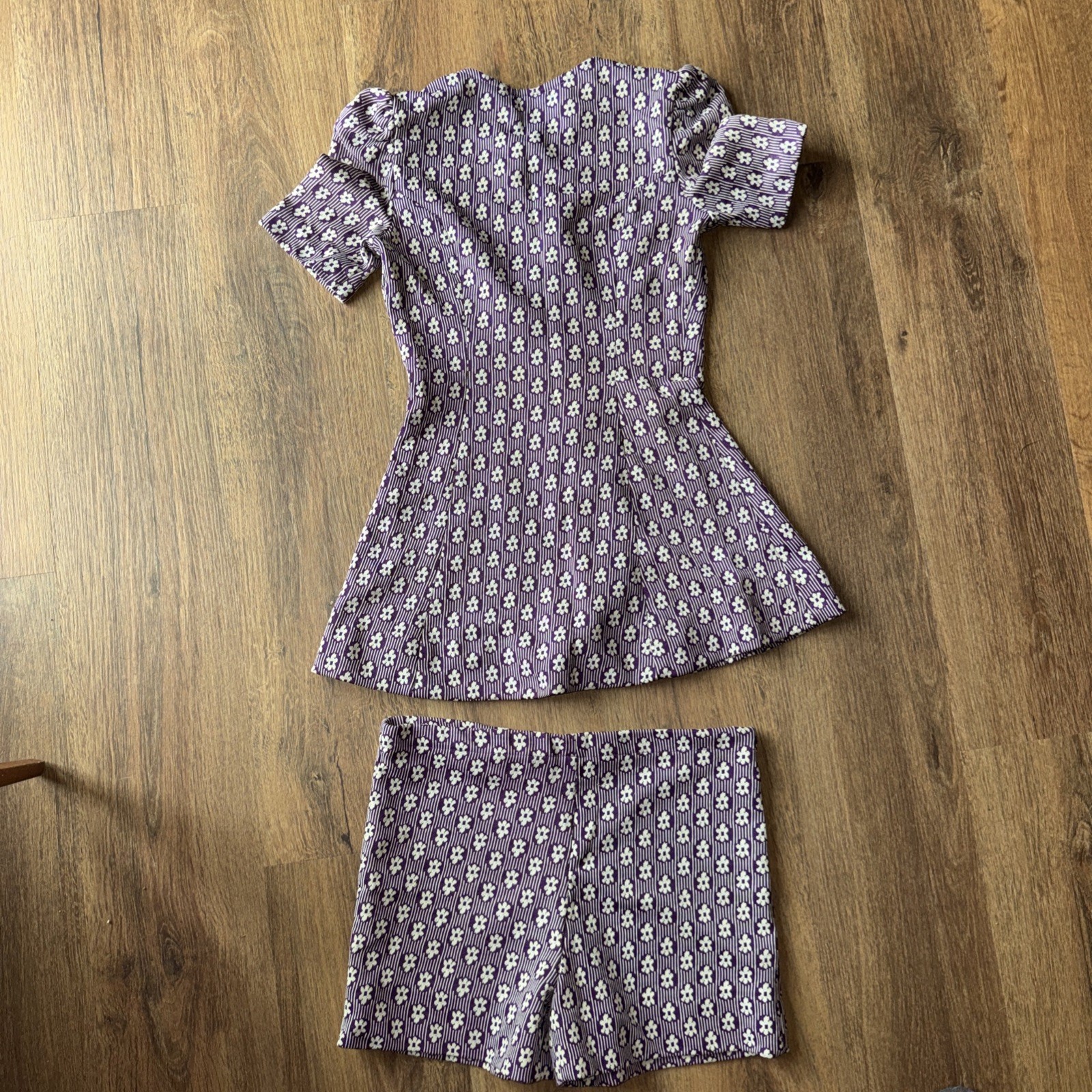 True Vintage 60’s Top & Shorts Set Mod Flower Power Print