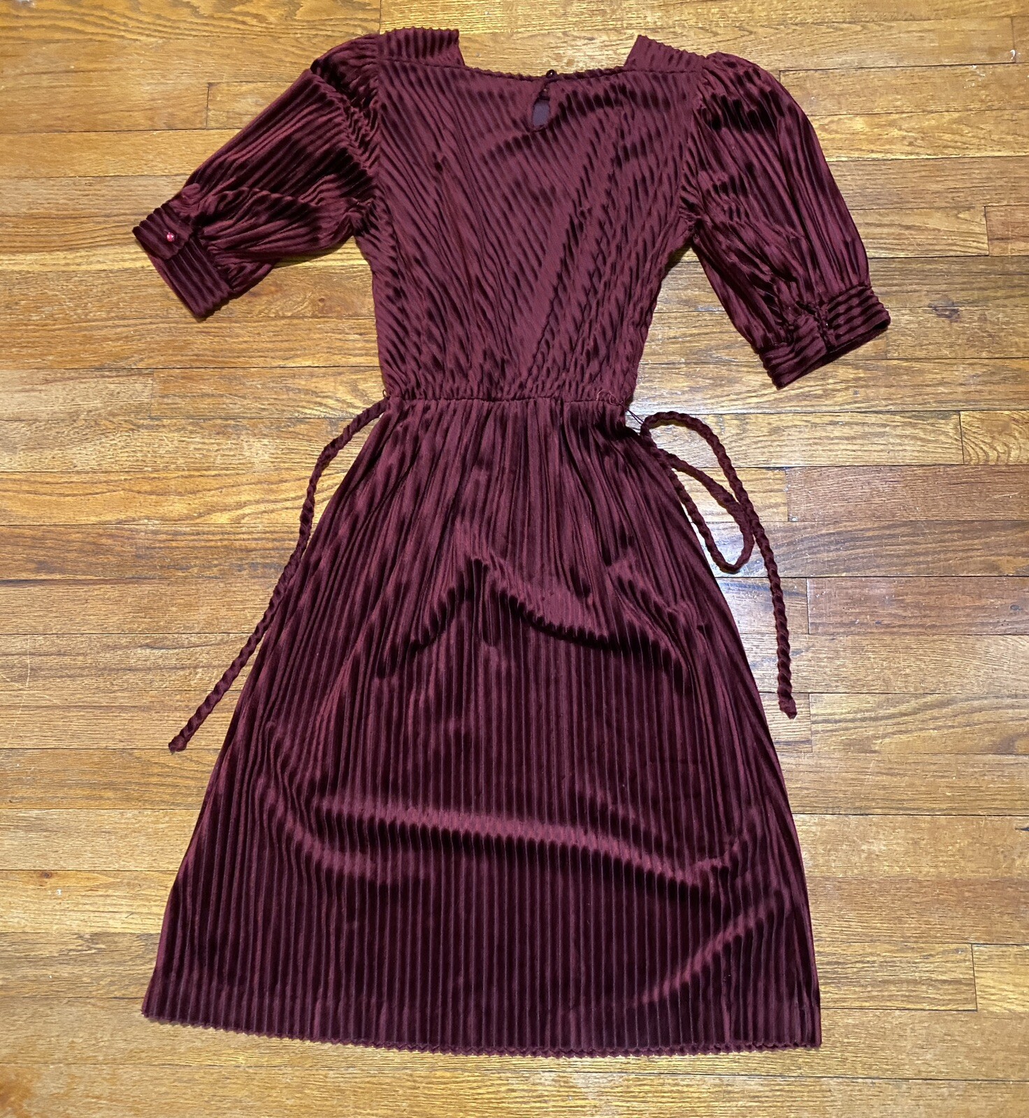 vintage party dress ribbed cinch waist 1/2 sleeve secretary dress 70’s 80’s NYE